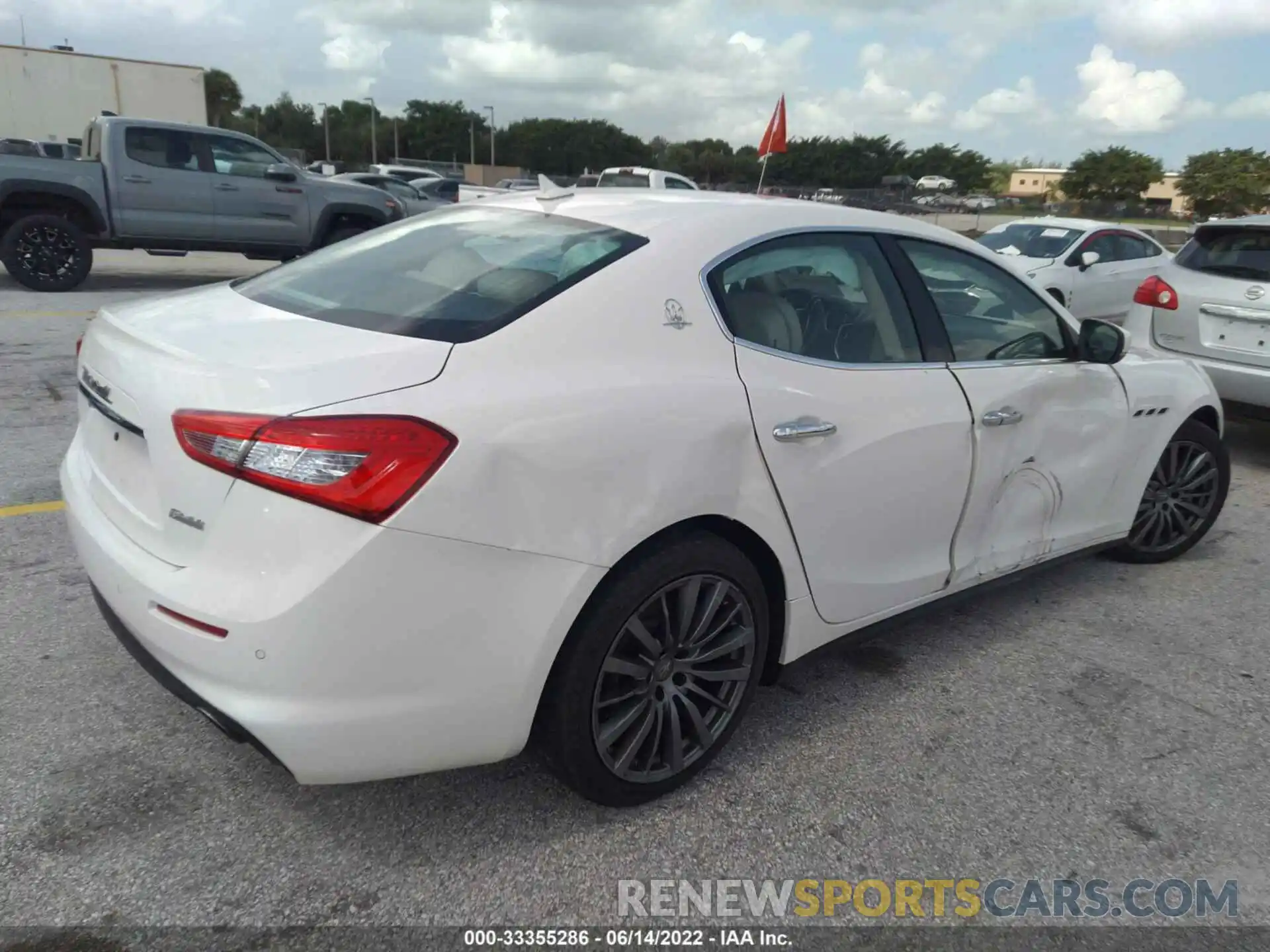 4 Photograph of a damaged car ZAM57YTA5L1345104 MASERATI GHIBLI 2020