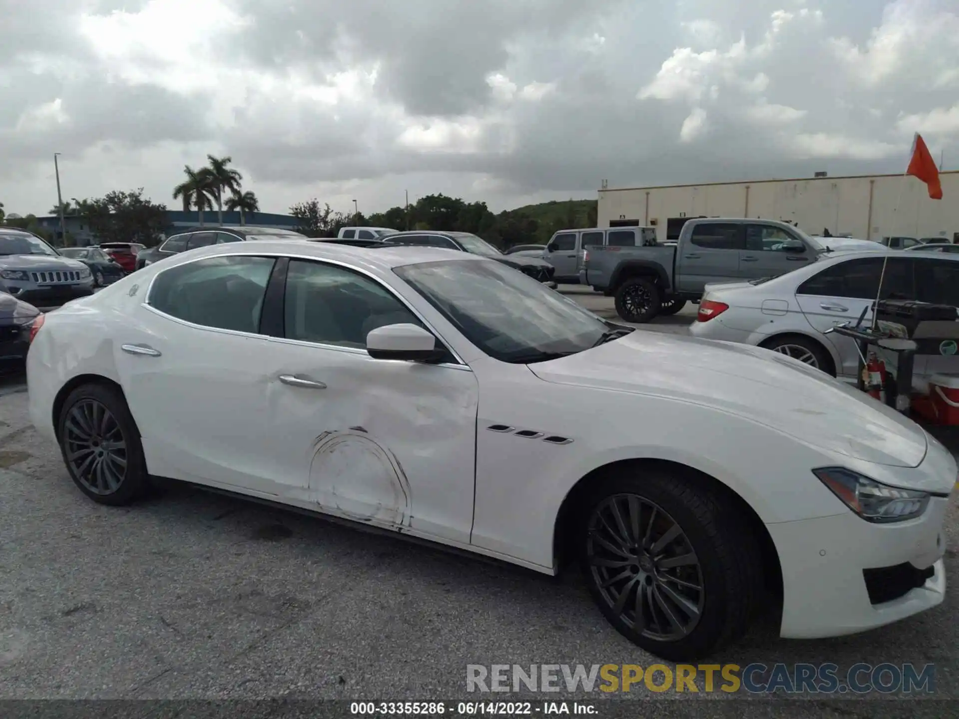 6 Photograph of a damaged car ZAM57YTA5L1345104 MASERATI GHIBLI 2020