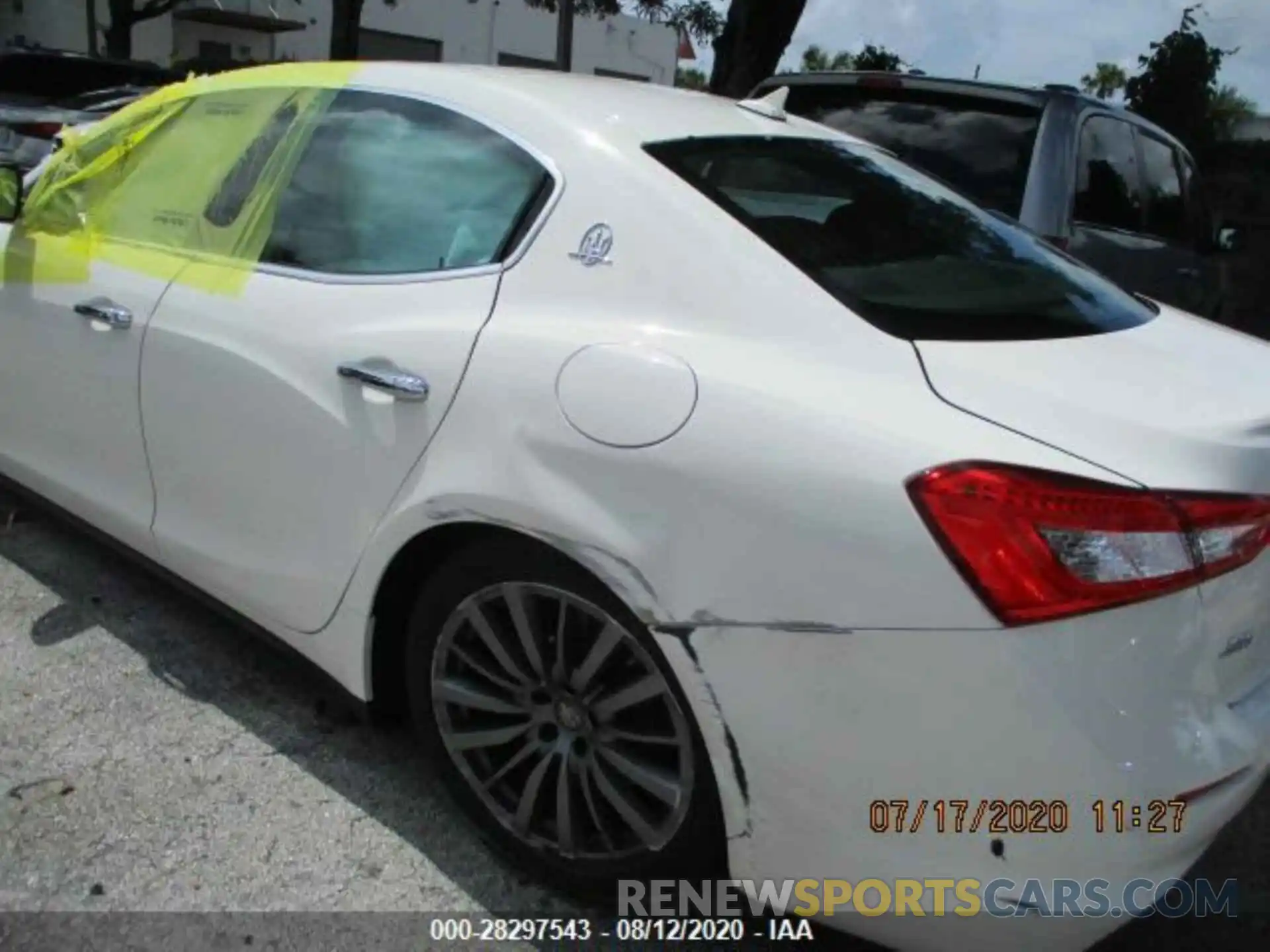 6 Photograph of a damaged car ZAM57YTAXL1344272 MASERATI GHIBLI 2020