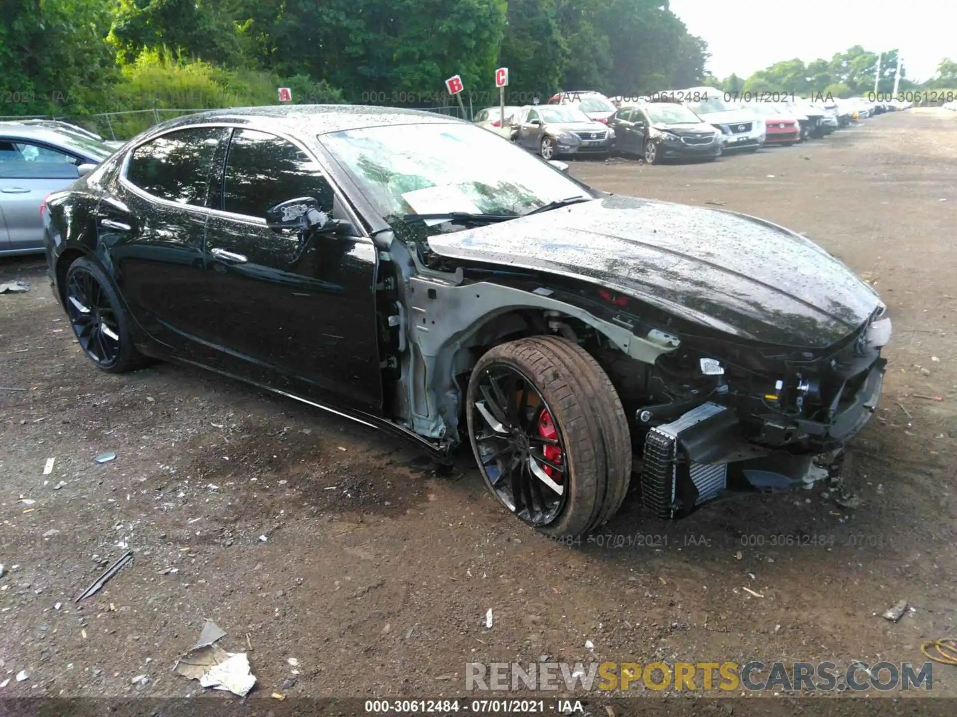 1 Photograph of a damaged car ZAM57YTS3L1356725 MASERATI GHIBLI 2020