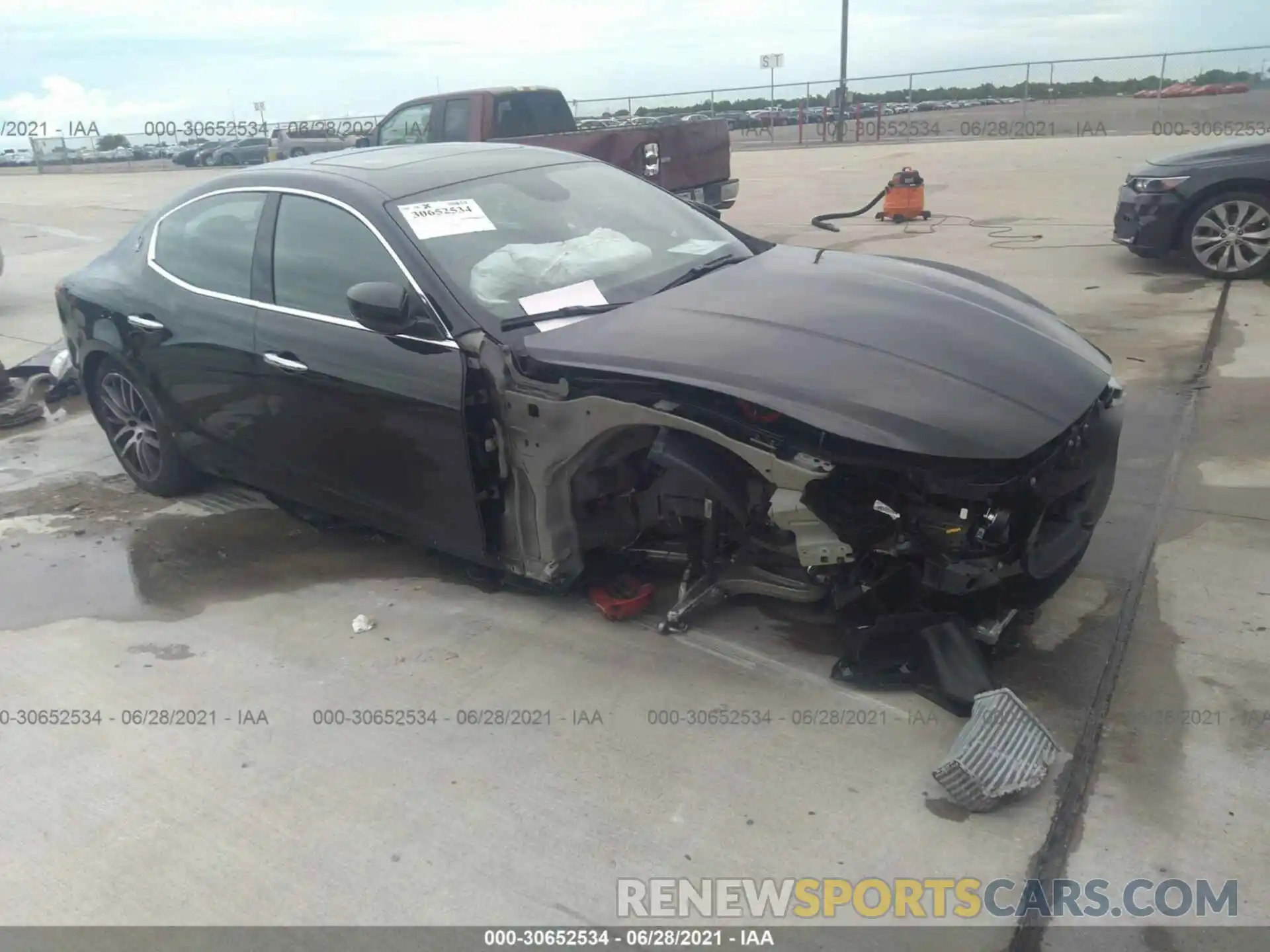 1 Photograph of a damaged car ZAM57YSA5M1358292 MASERATI GHIBLI 2021