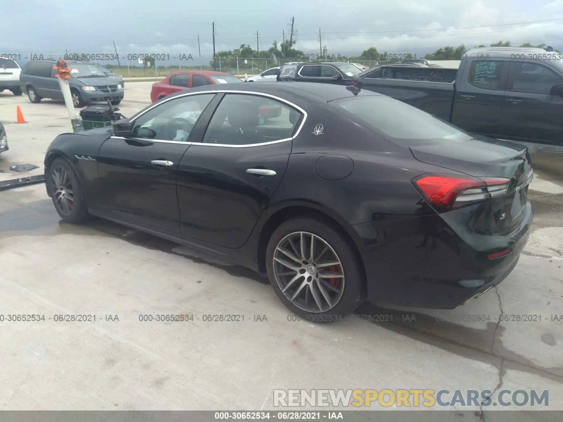 3 Photograph of a damaged car ZAM57YSA5M1358292 MASERATI GHIBLI 2021