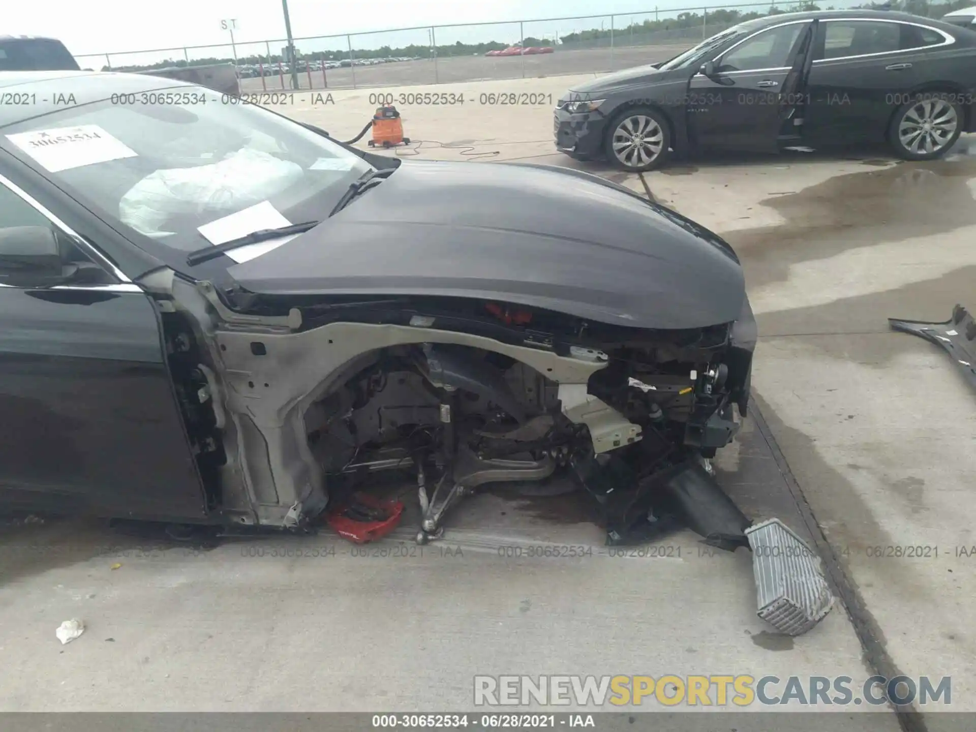 6 Photograph of a damaged car ZAM57YSA5M1358292 MASERATI GHIBLI 2021