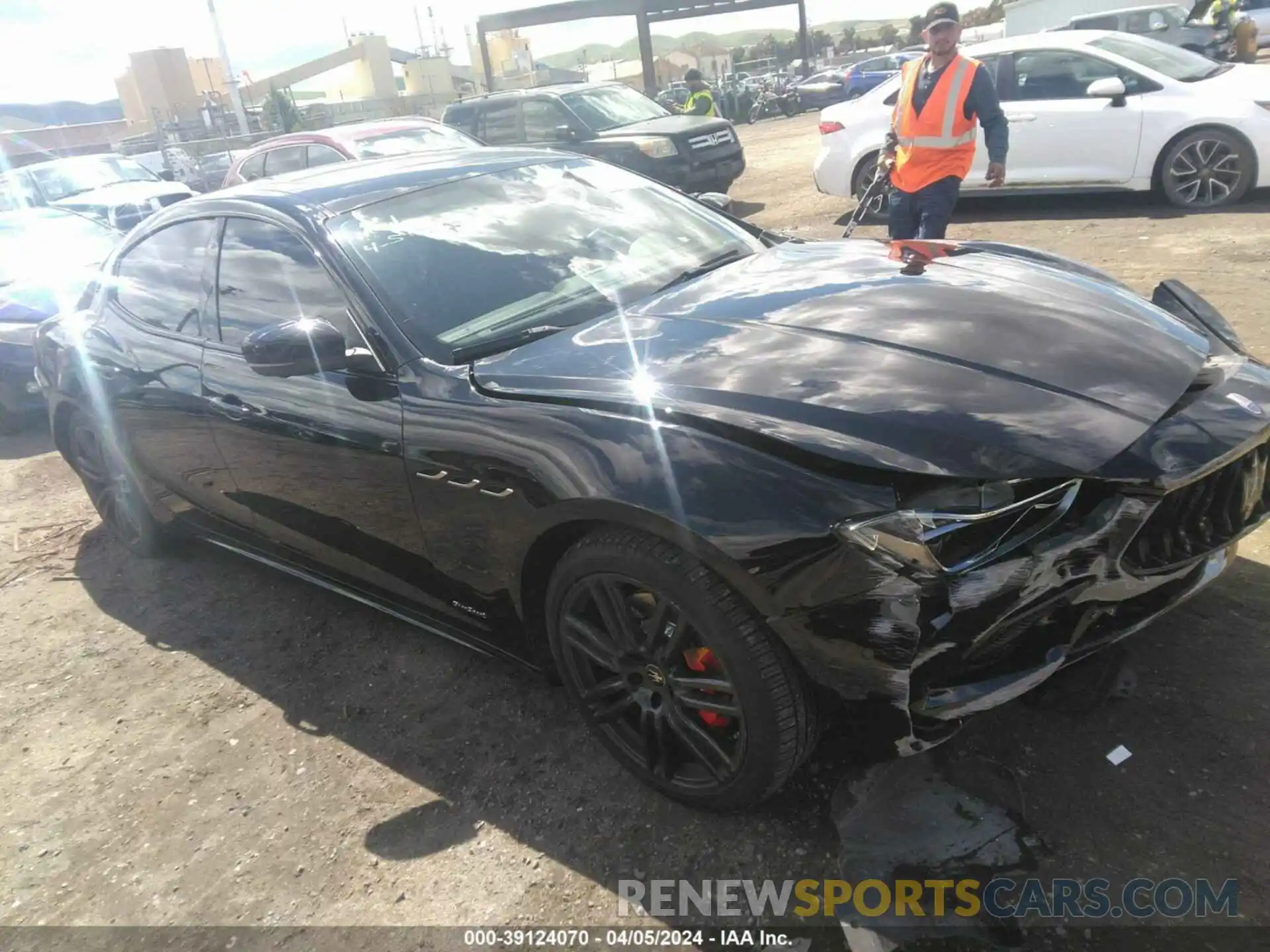 1 Photograph of a damaged car ZAM57YSS6M1362912 MASERATI GHIBLI 2021