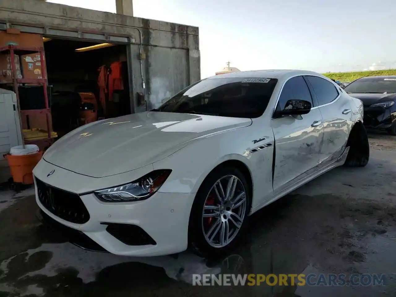 2 Photograph of a damaged car ZAM57YSM4N1385608 MASERATI GHIBLI MOD 2022