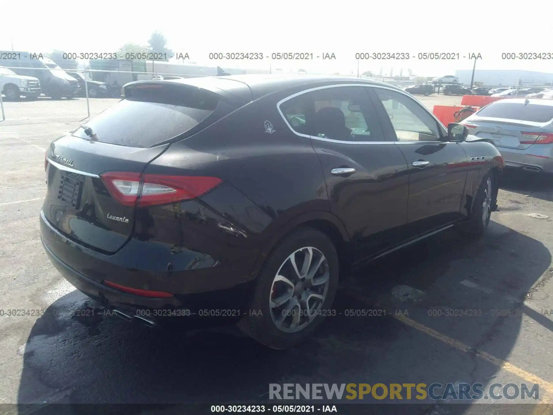 4 Photograph of a damaged car ZN661XUA1KX323520 MASERATI LEVANTE 2019