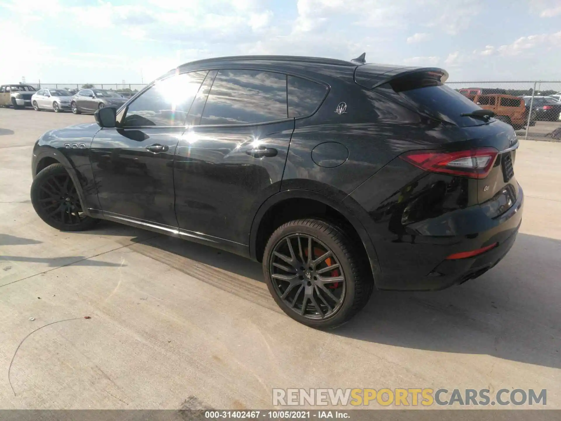 3 Photograph of a damaged car ZN661XUA4KX329473 MASERATI LEVANTE 2019