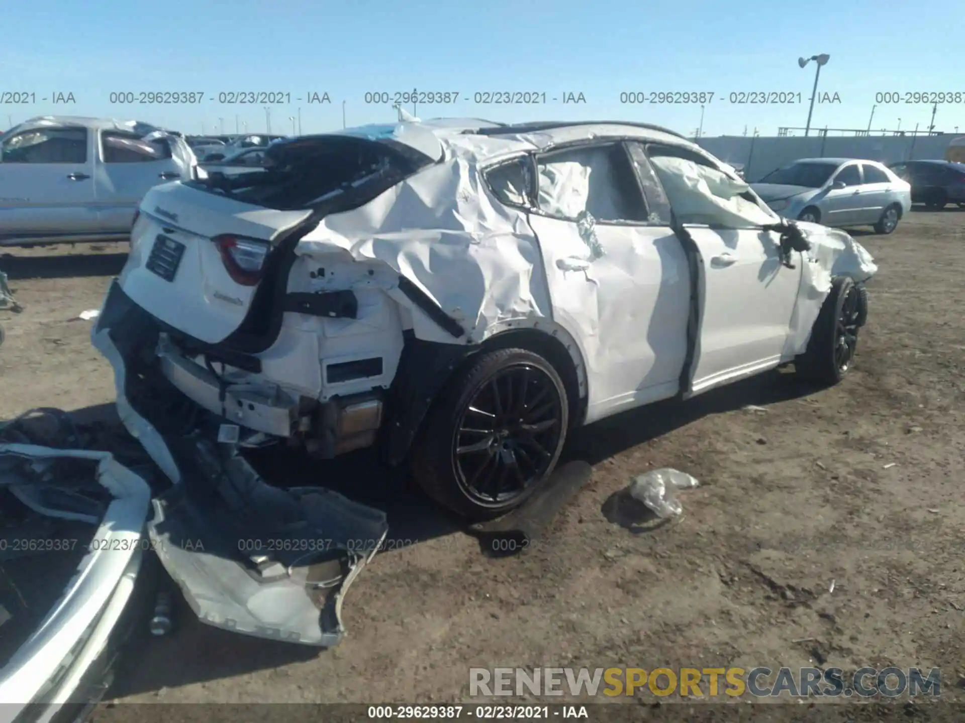 4 Photograph of a damaged car ZN661XUA4KX335144 MASERATI LEVANTE 2019