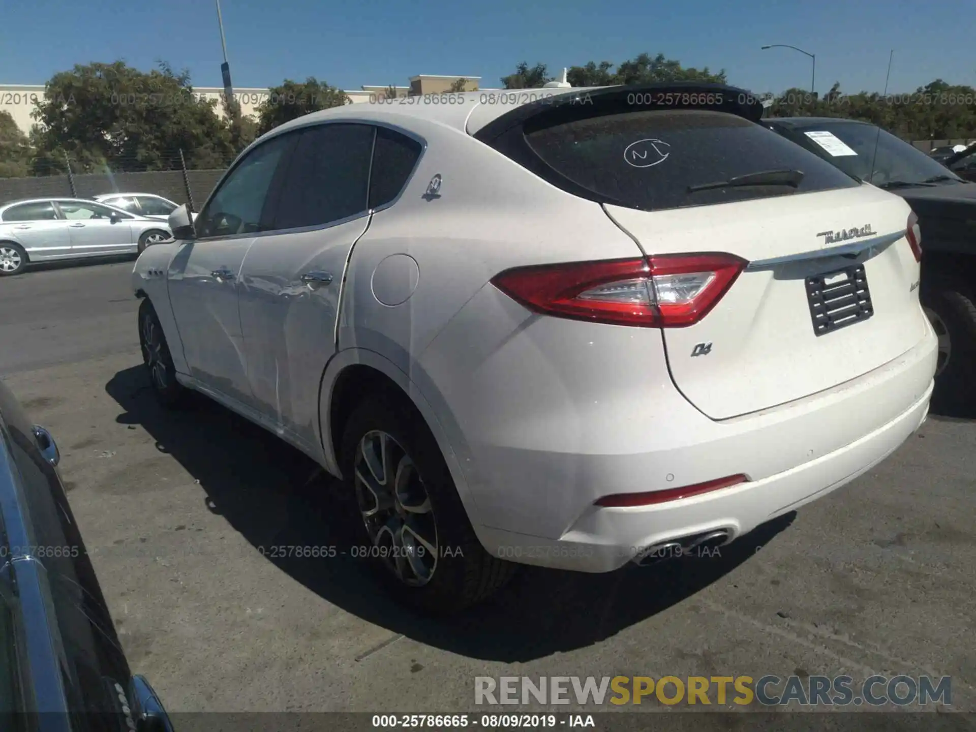 3 Photograph of a damaged car ZN661XUA5KX320572 MASERATI LEVANTE 2019