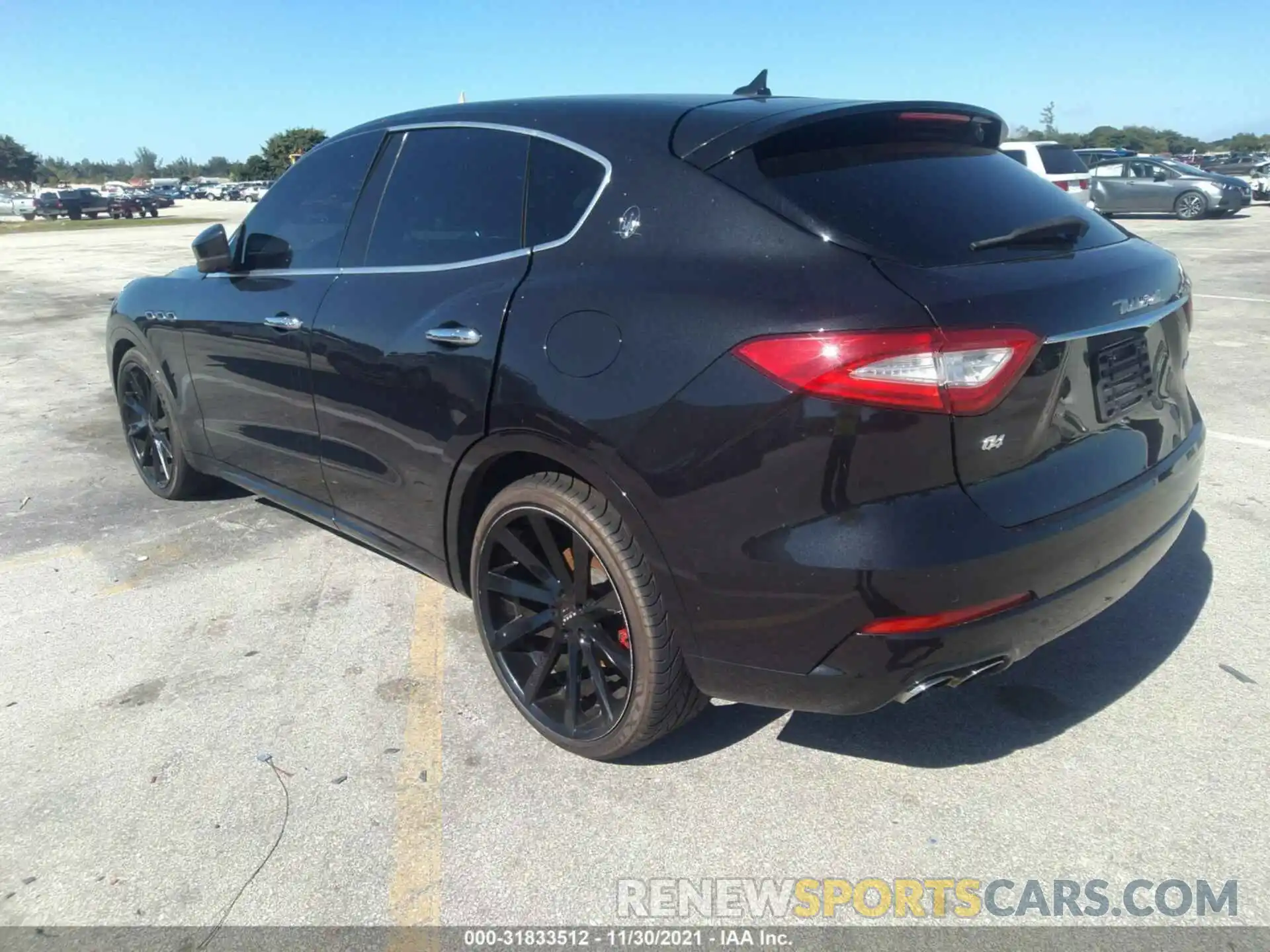 3 Photograph of a damaged car ZN661XUA5KX322659 MASERATI LEVANTE 2019