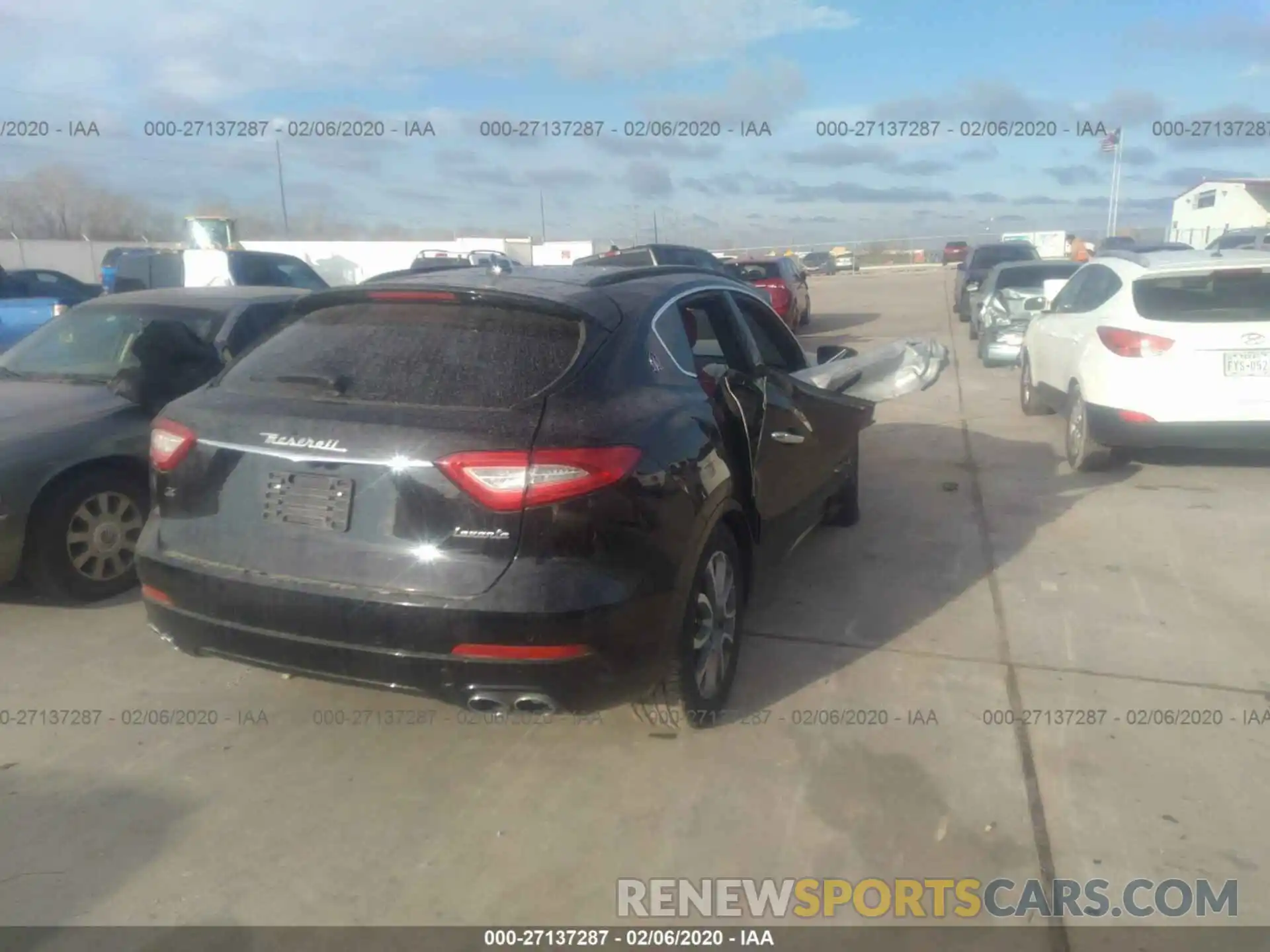 4 Photograph of a damaged car ZN661XUA5KX328865 MASERATI LEVANTE 2019