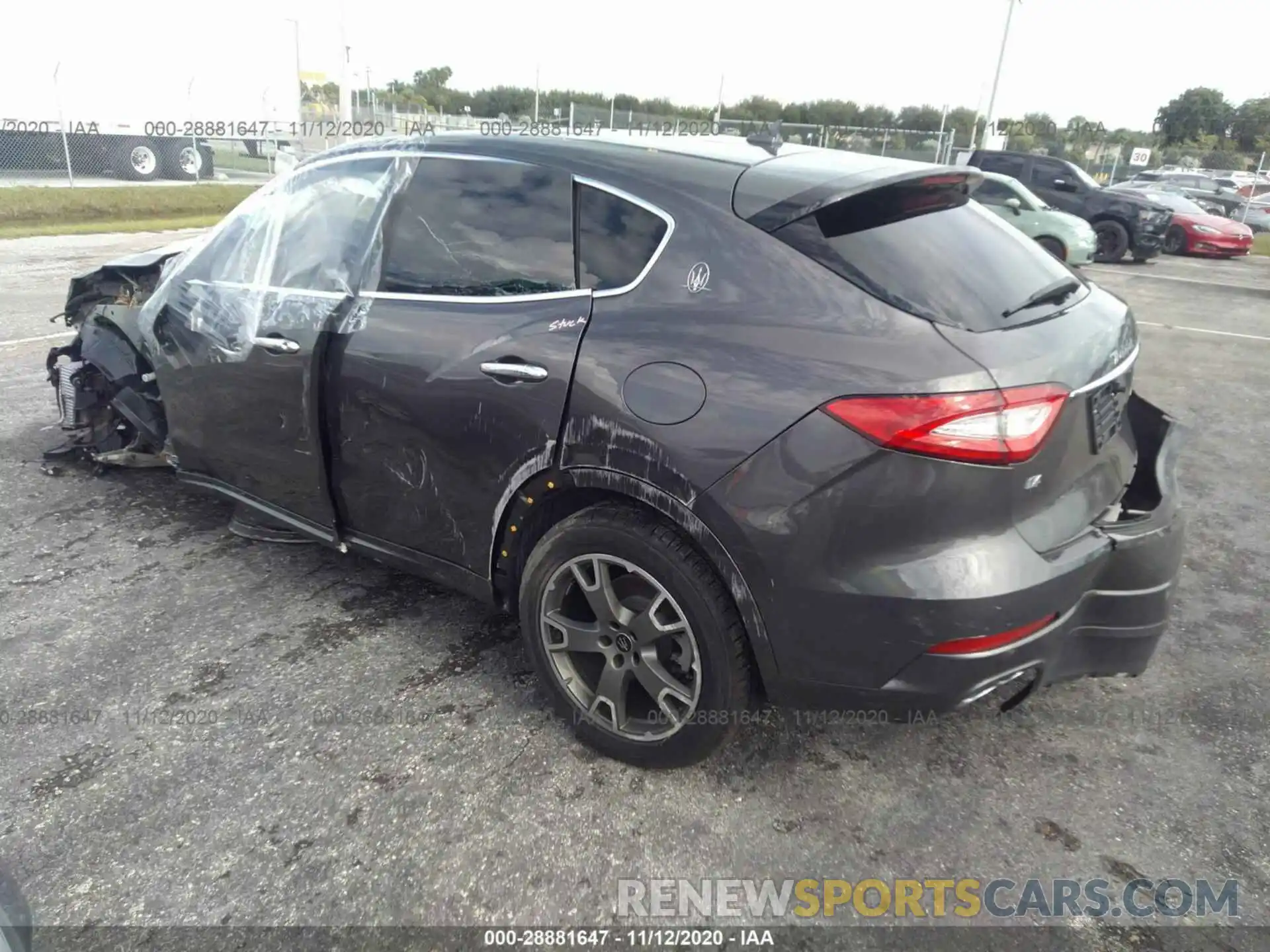 3 Photograph of a damaged car ZN661XUA7KX338233 MASERATI LEVANTE 2019