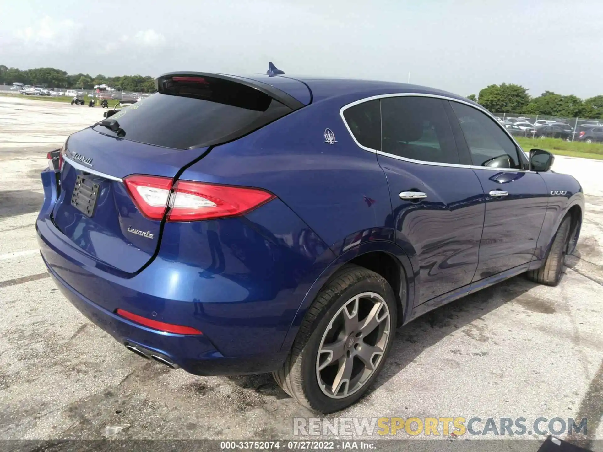 4 Photograph of a damaged car ZN661XUA8KX316273 MASERATI LEVANTE 2019