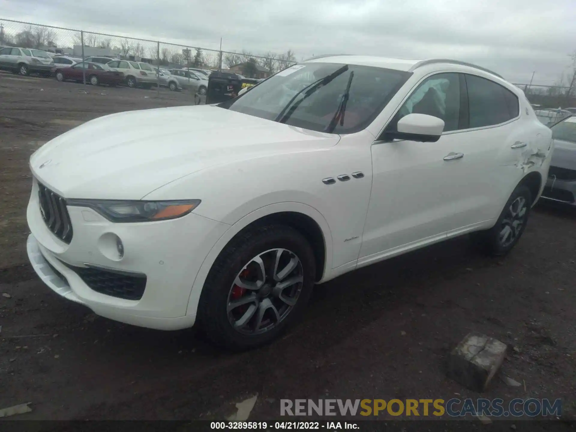 2 Фотография поврежденного автомобиля ZN661XUL1KX314690 MASERATI LEVANTE 2019