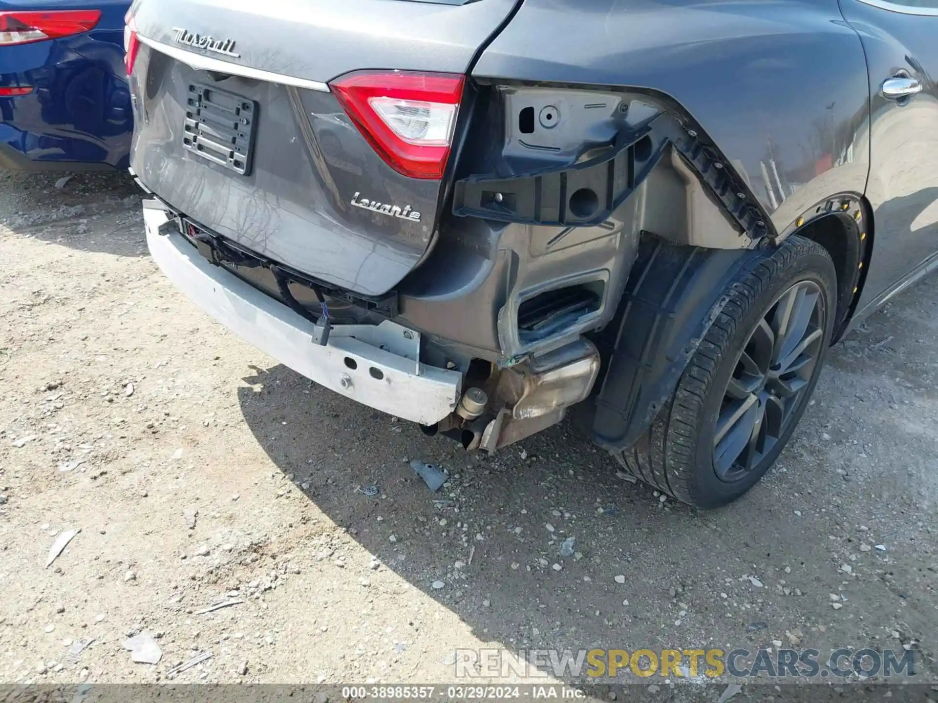 18 Photograph of a damaged car ZN661XUL2KX309336 MASERATI LEVANTE 2019