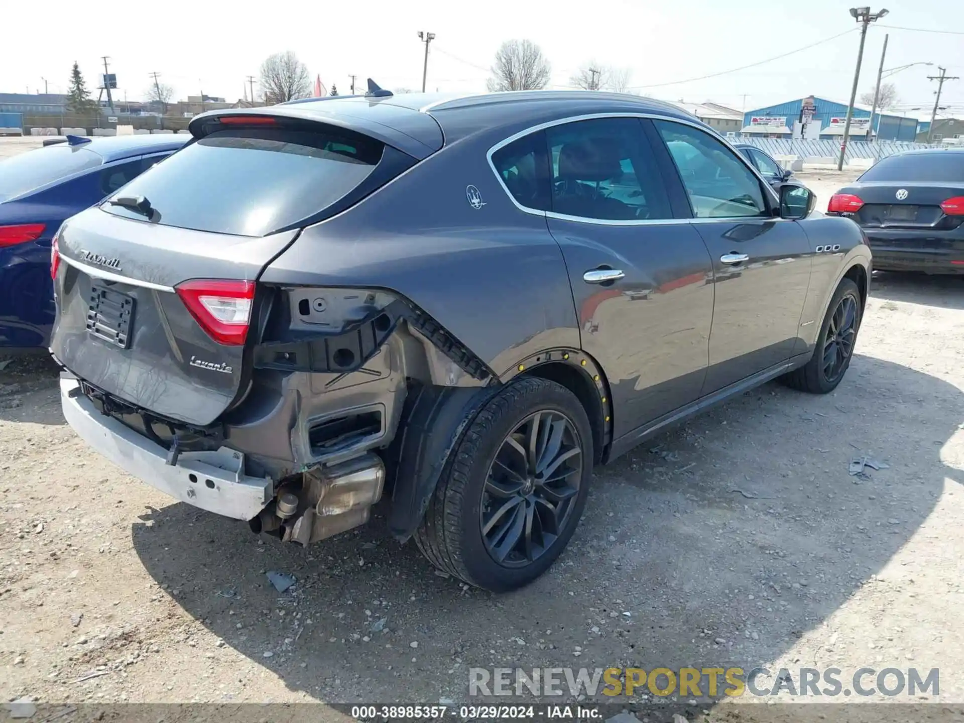 4 Photograph of a damaged car ZN661XUL2KX309336 MASERATI LEVANTE 2019