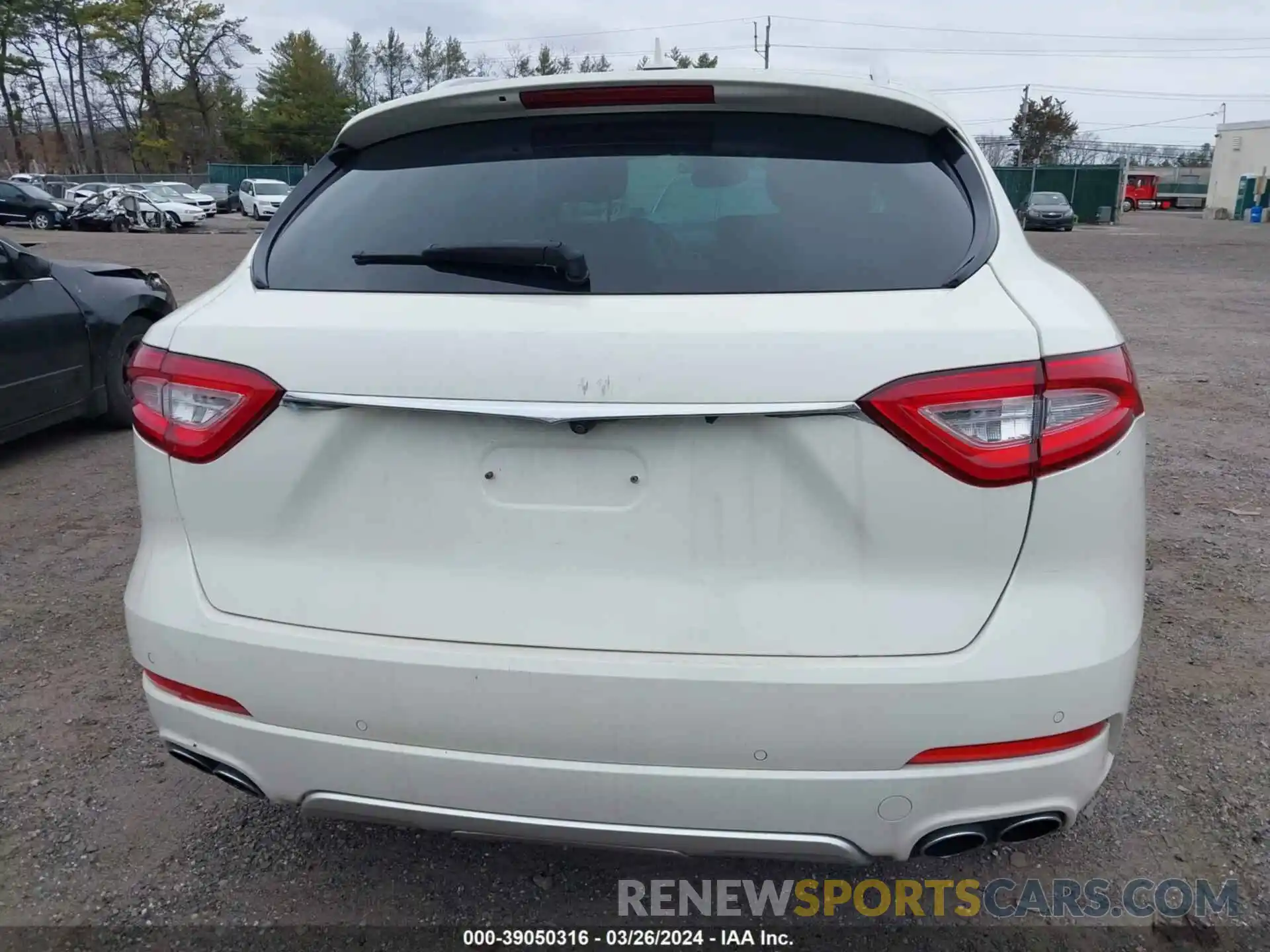 15 Photograph of a damaged car ZN661XUL2KX952284 MASERATI LEVANTE 2019