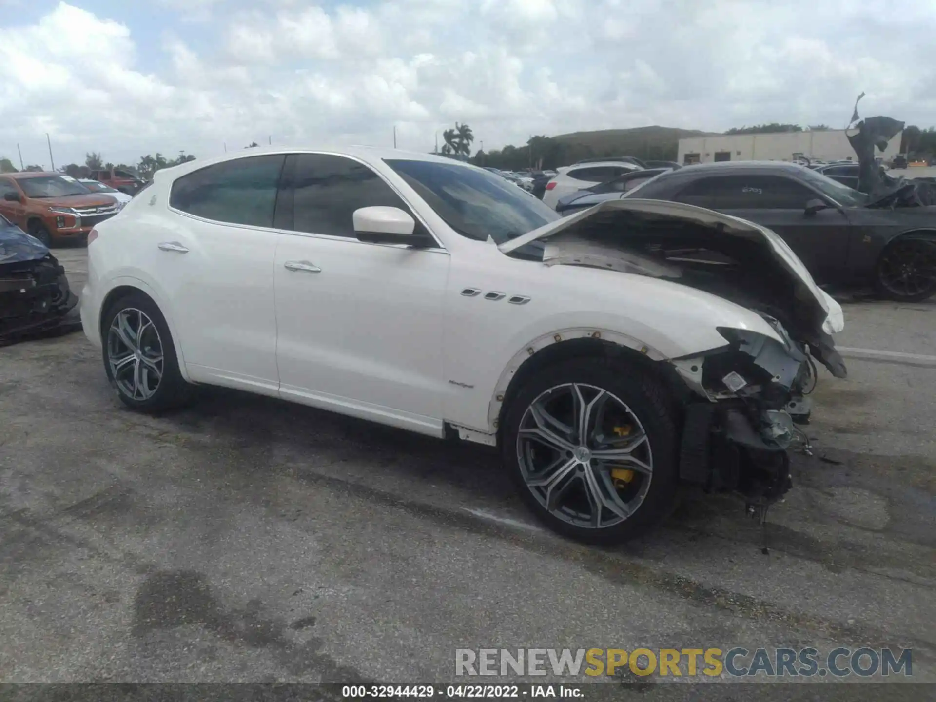 1 Photograph of a damaged car ZN661XUS2KX316665 MASERATI LEVANTE 2019