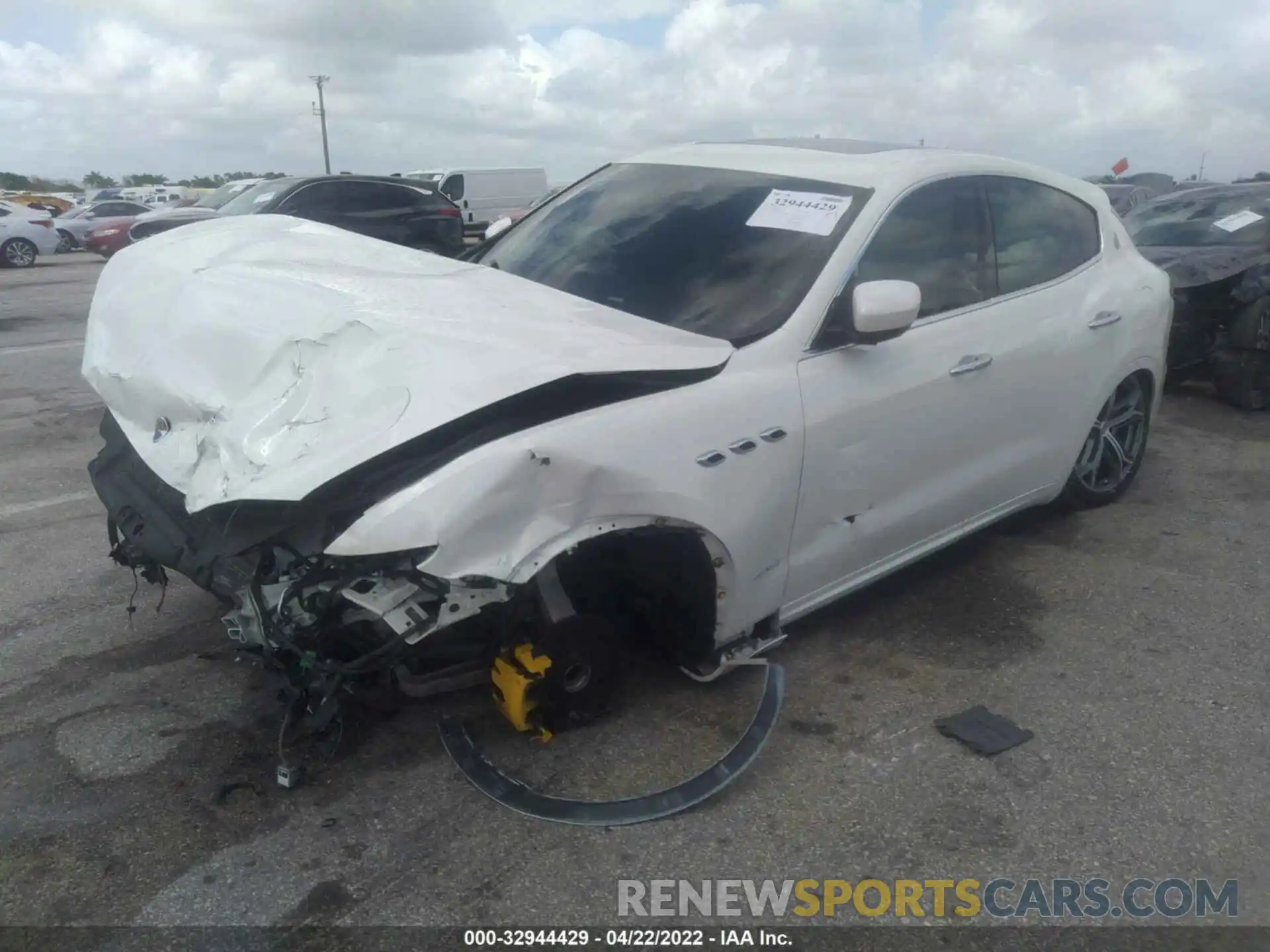 2 Photograph of a damaged car ZN661XUS2KX316665 MASERATI LEVANTE 2019