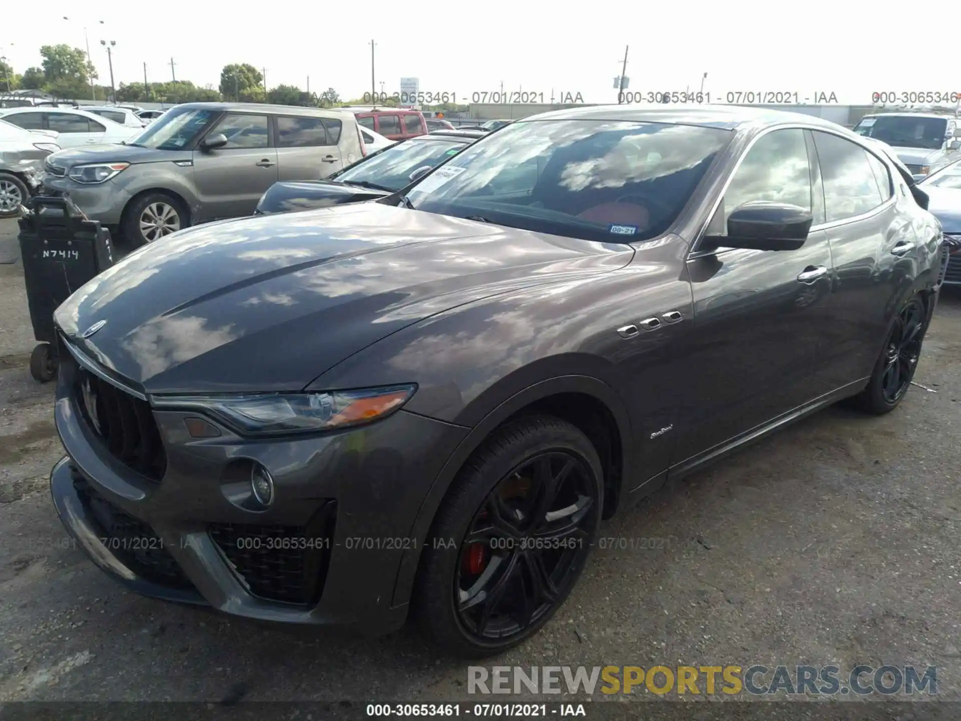 2 Photograph of a damaged car ZN661XUS7KX328018 MASERATI LEVANTE 2019