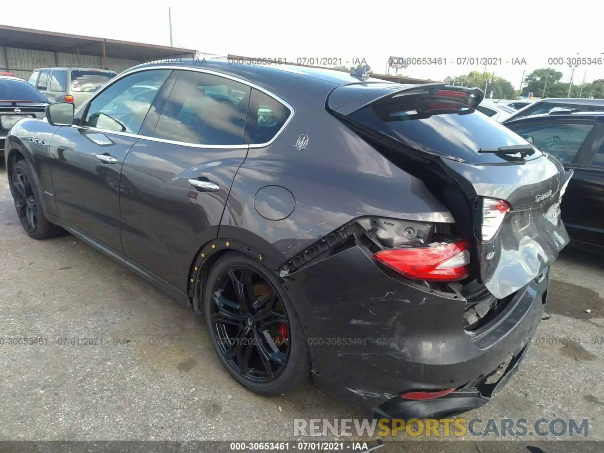 3 Photograph of a damaged car ZN661XUS7KX328018 MASERATI LEVANTE 2019