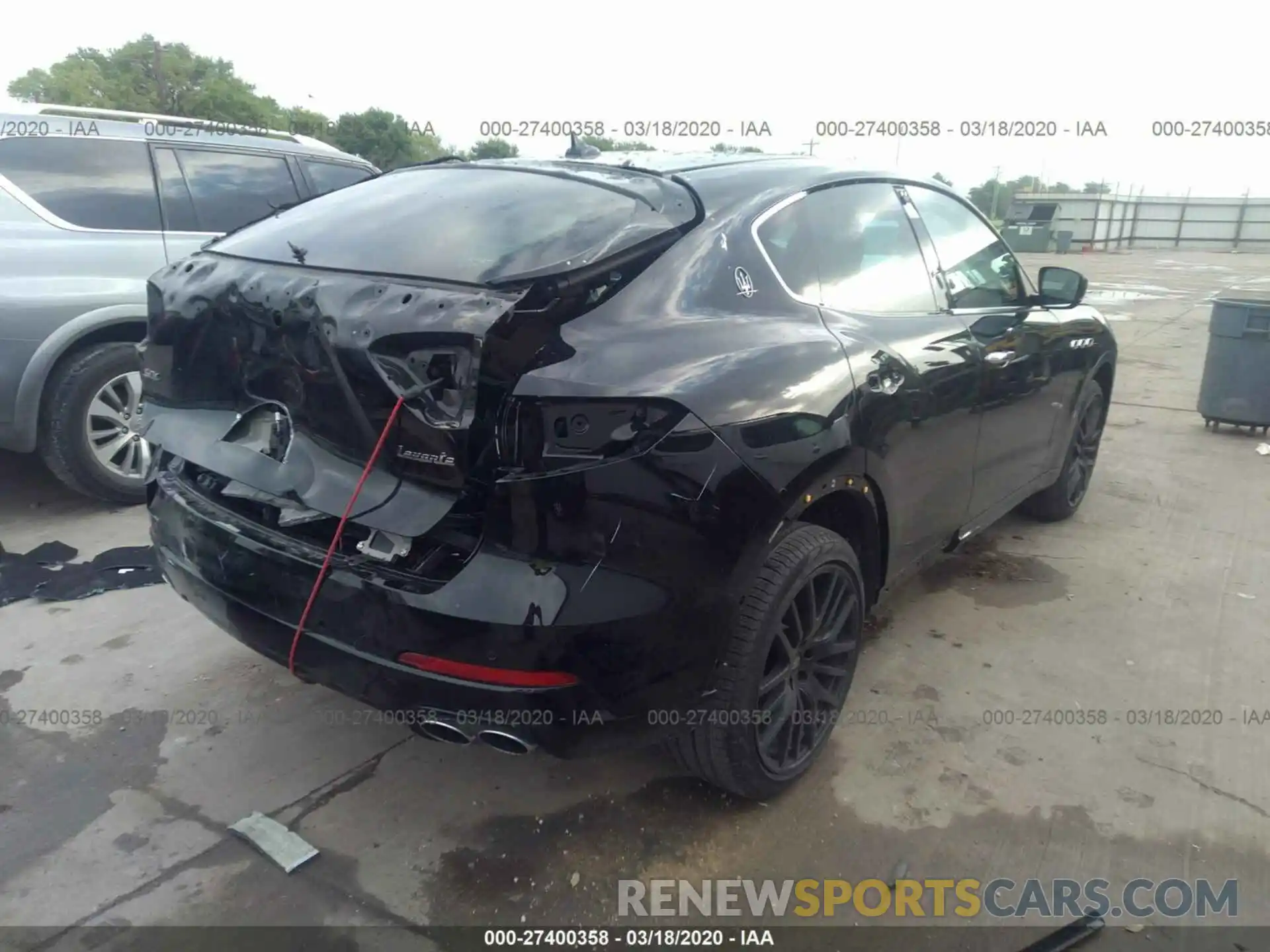 4 Photograph of a damaged car ZN661YUA2KX308272 MASERATI LEVANTE 2019