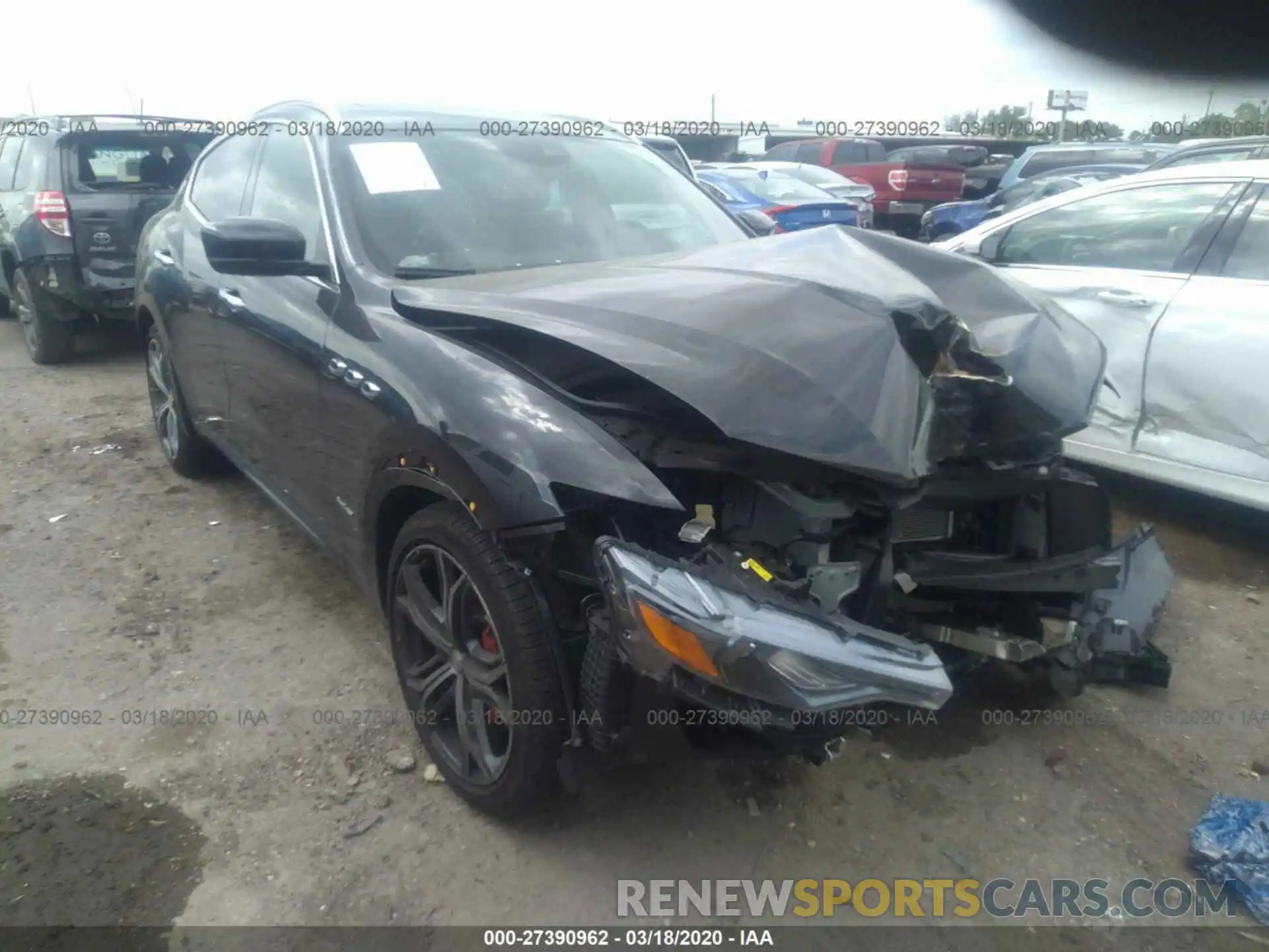 1 Photograph of a damaged car ZN661YUL0KX322060 MASERATI LEVANTE 2019