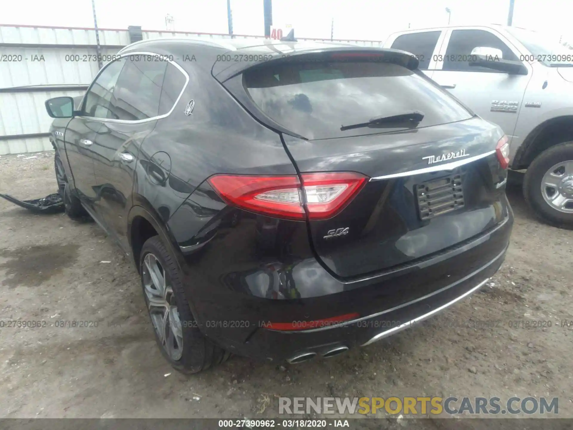 3 Photograph of a damaged car ZN661YUL0KX322060 MASERATI LEVANTE 2019