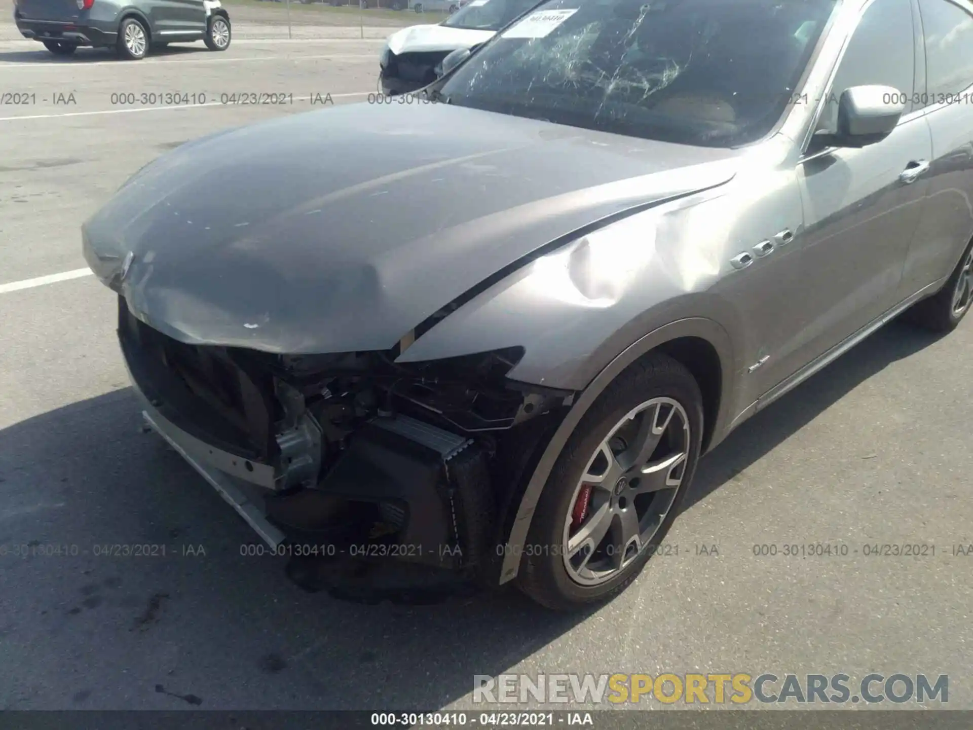 6 Photograph of a damaged car ZN661YUL0KX334919 MASERATI LEVANTE 2019