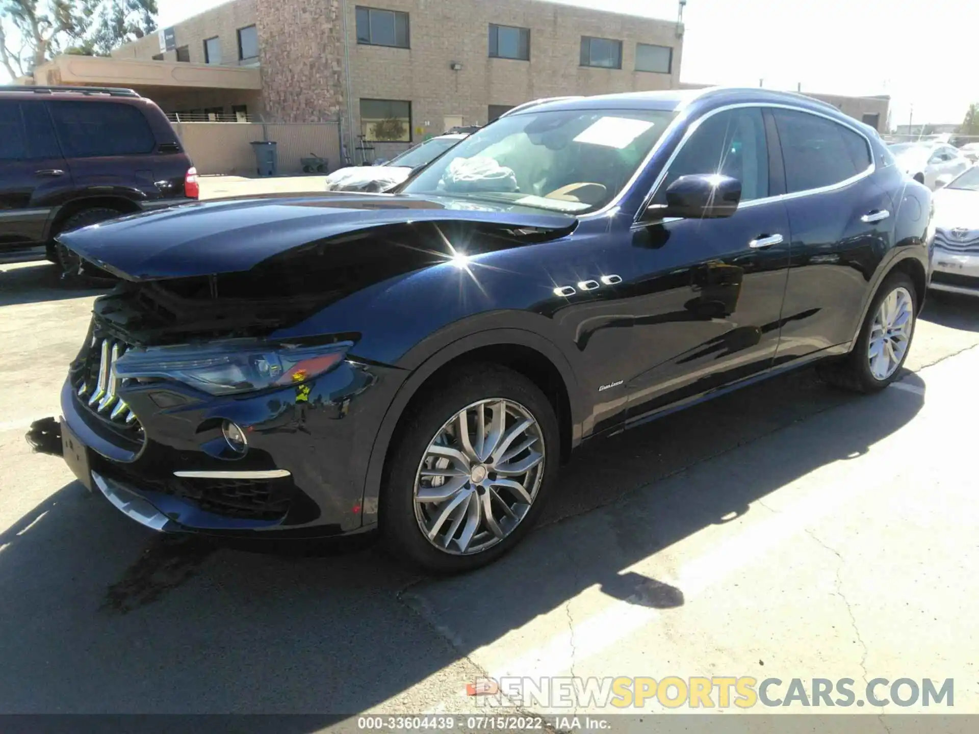 2 Photograph of a damaged car ZN661YUL1KX324738 MASERATI LEVANTE 2019