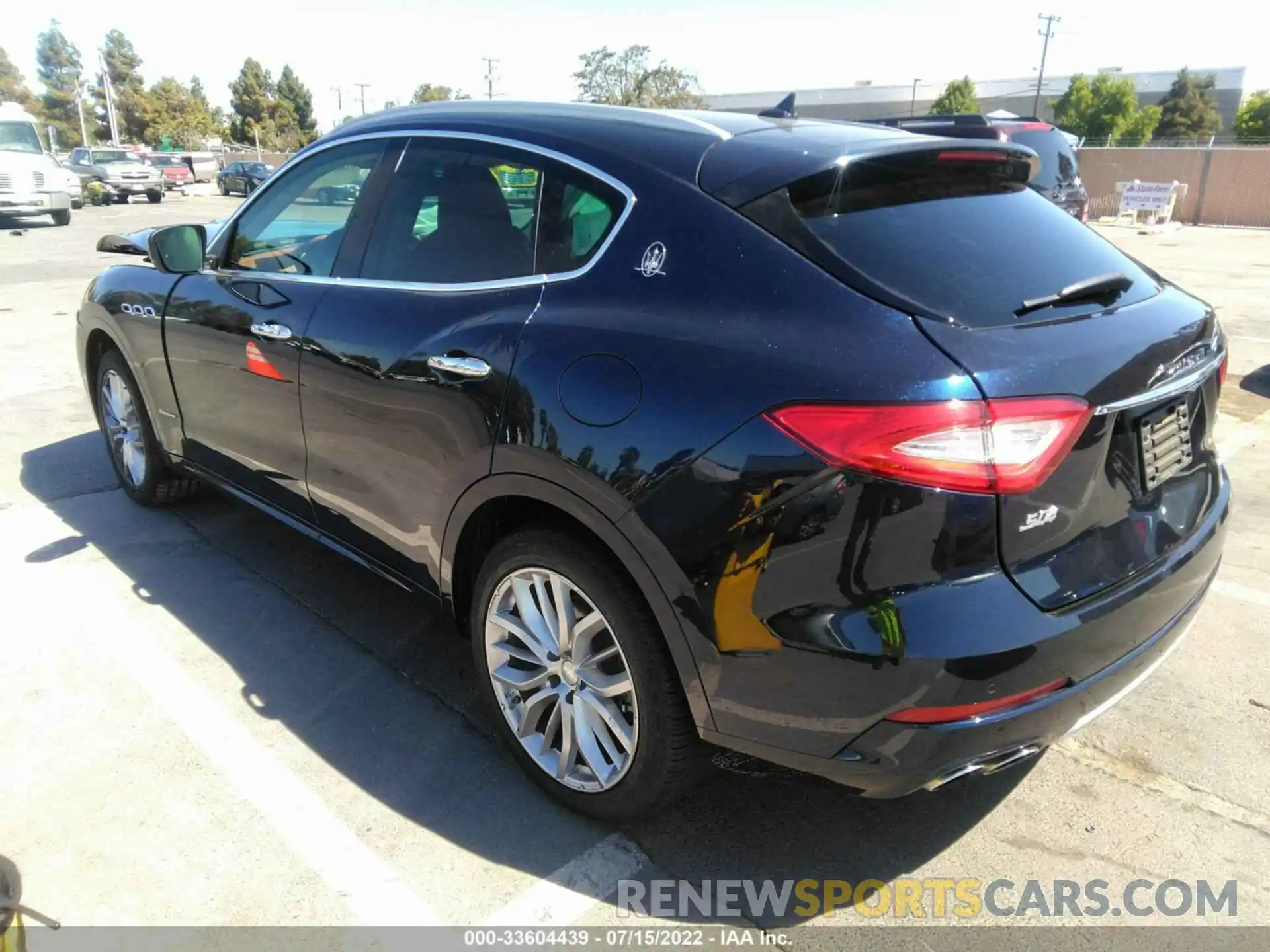 3 Photograph of a damaged car ZN661YUL1KX324738 MASERATI LEVANTE 2019