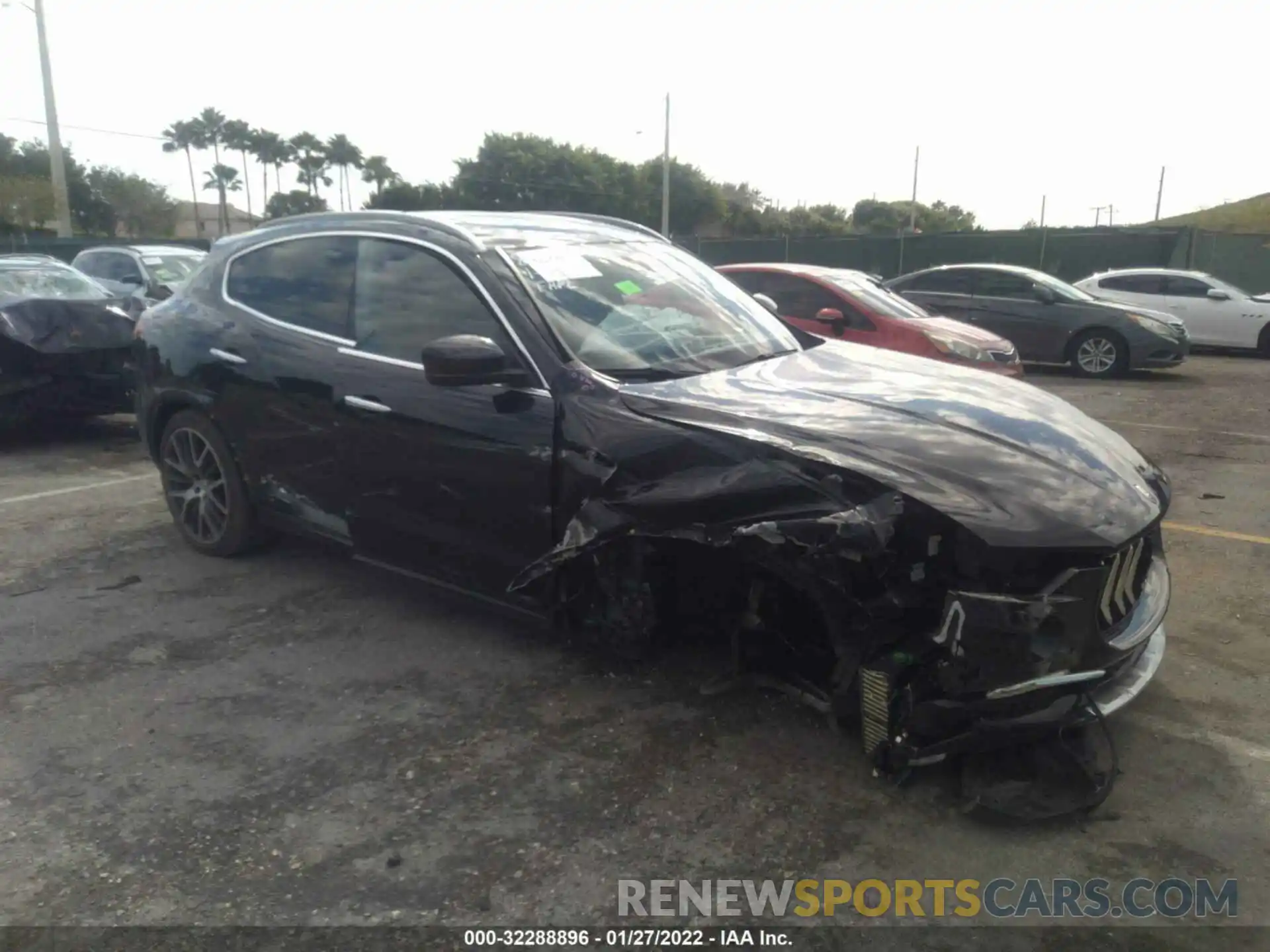 1 Photograph of a damaged car ZN661YUL3KX328046 MASERATI LEVANTE 2019