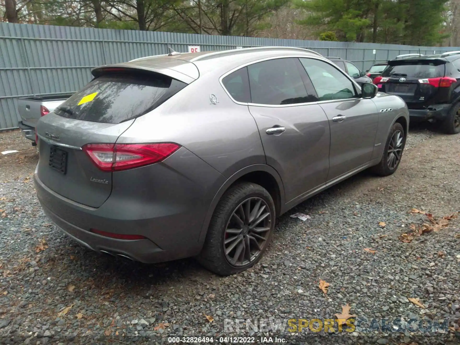 4 Photograph of a damaged car ZN661YULXKX310577 MASERATI LEVANTE 2019