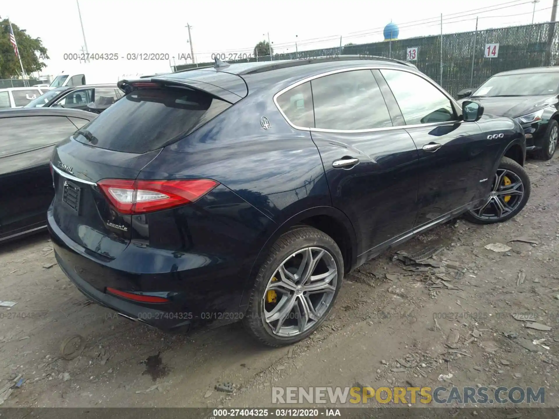 4 Photograph of a damaged car ZN661YUS3KX314929 MASERATI LEVANTE 2019