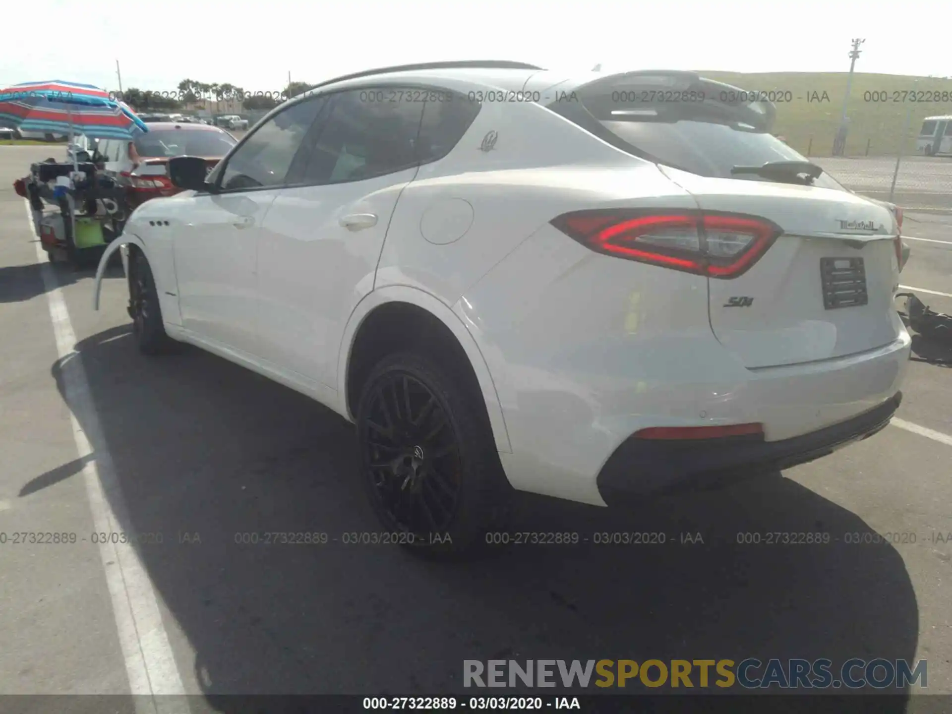 3 Photograph of a damaged car ZN661YUS4KX335949 MASERATI LEVANTE 2019