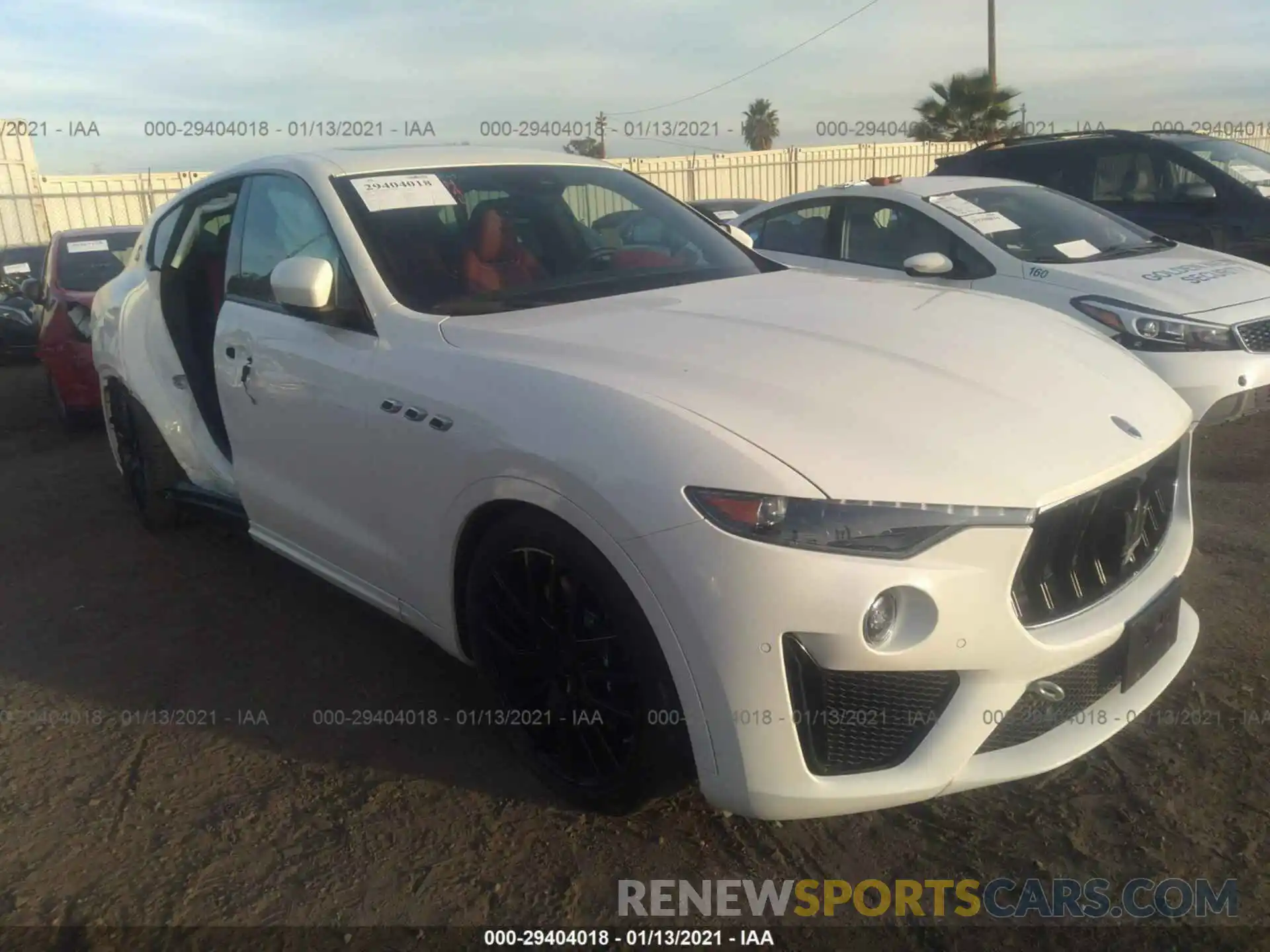 1 Photograph of a damaged car ZN661ZUA1KX321343 MASERATI LEVANTE 2019