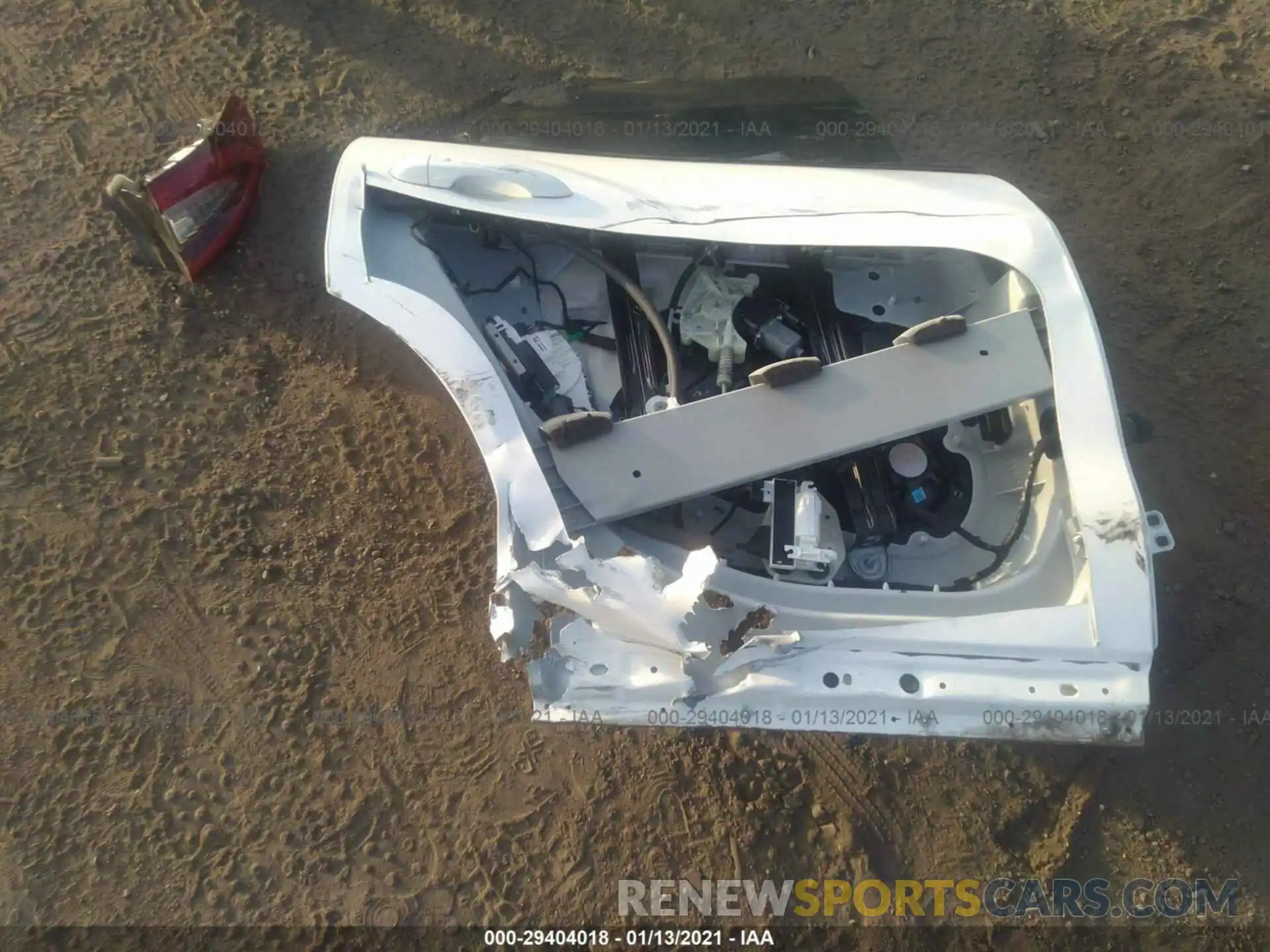 12 Photograph of a damaged car ZN661ZUA1KX321343 MASERATI LEVANTE 2019