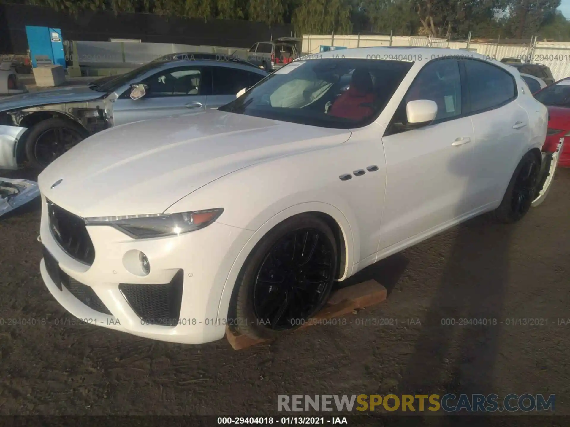 2 Photograph of a damaged car ZN661ZUA1KX321343 MASERATI LEVANTE 2019