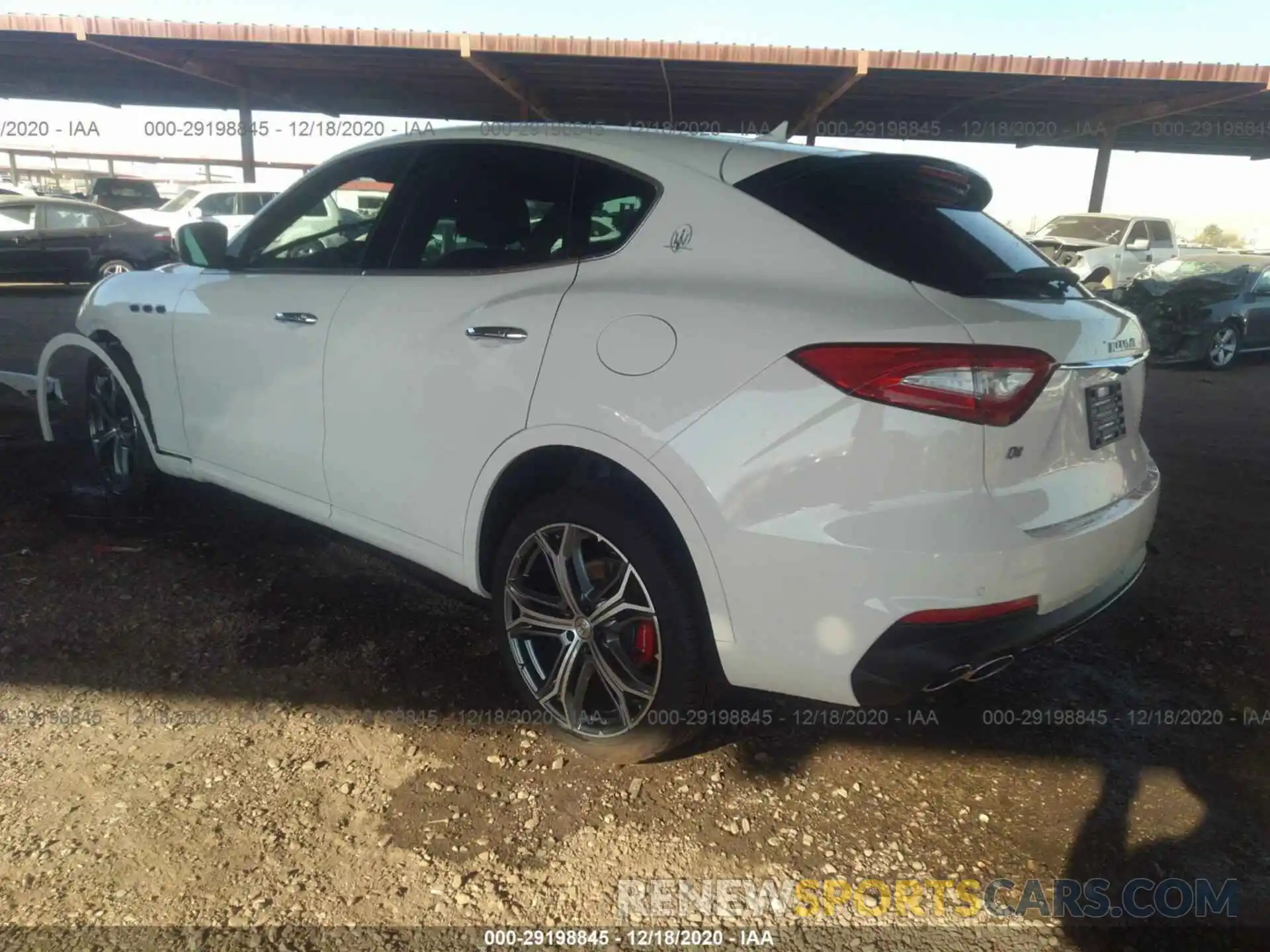 3 Photograph of a damaged car ZN661XUA2LX351540 MASERATI LEVANTE 2020