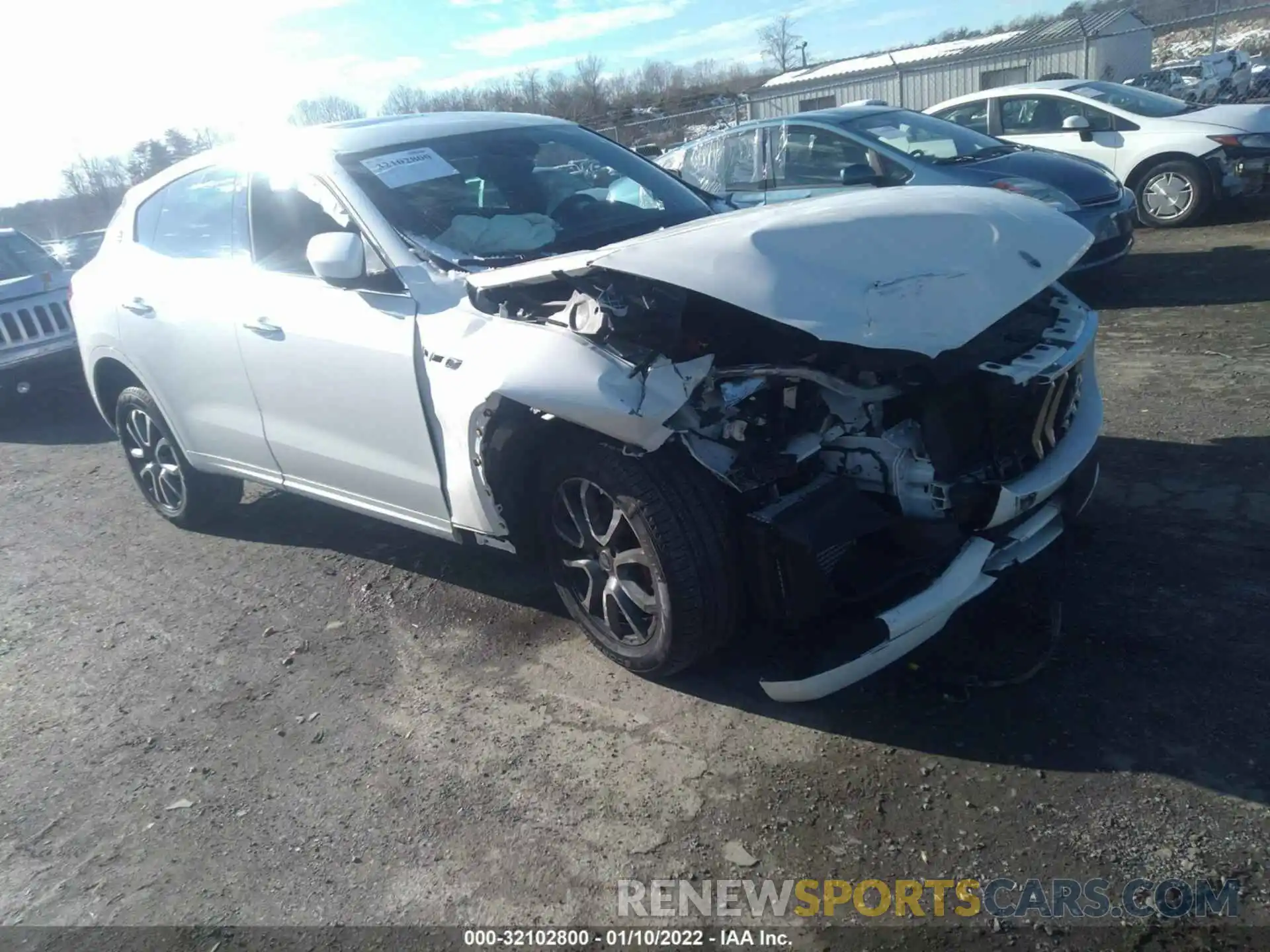 1 Photograph of a damaged car ZN661XUA2LX355426 MASERATI LEVANTE 2020