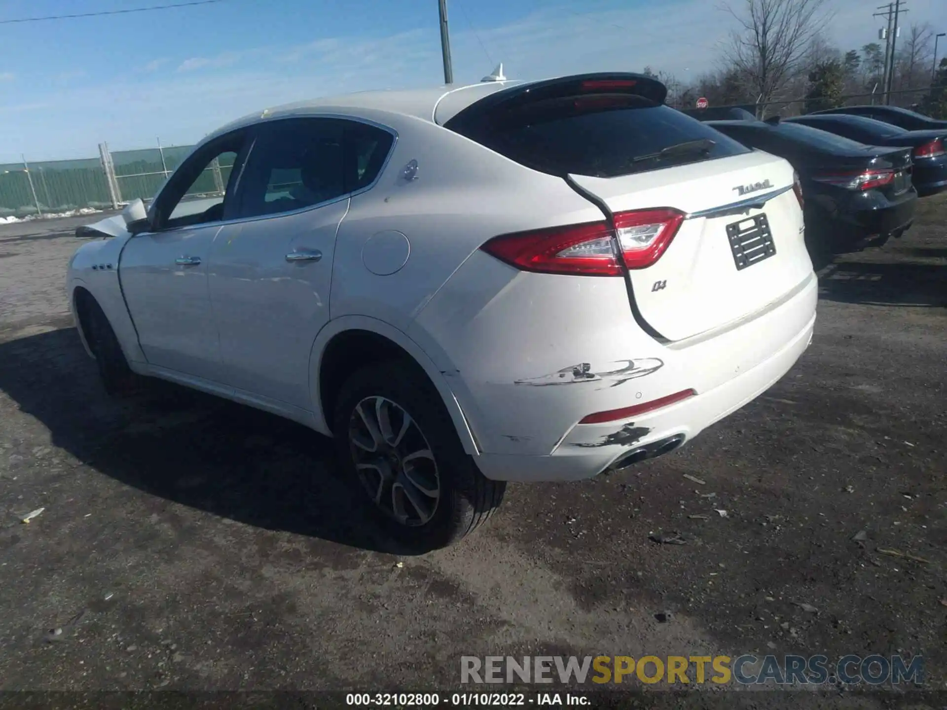 3 Photograph of a damaged car ZN661XUA2LX355426 MASERATI LEVANTE 2020