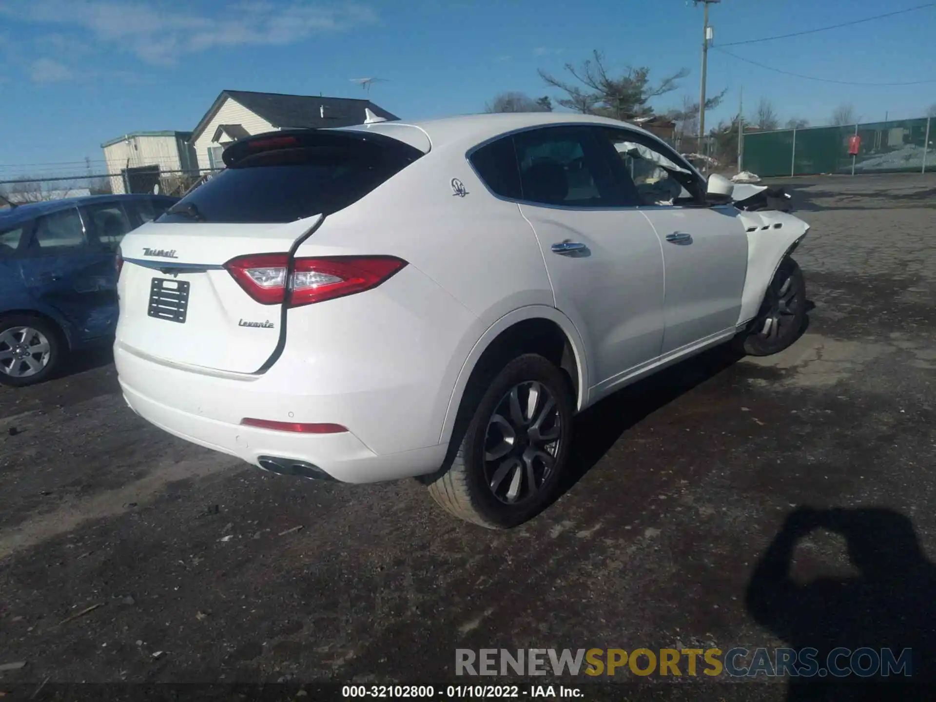 4 Photograph of a damaged car ZN661XUA2LX355426 MASERATI LEVANTE 2020