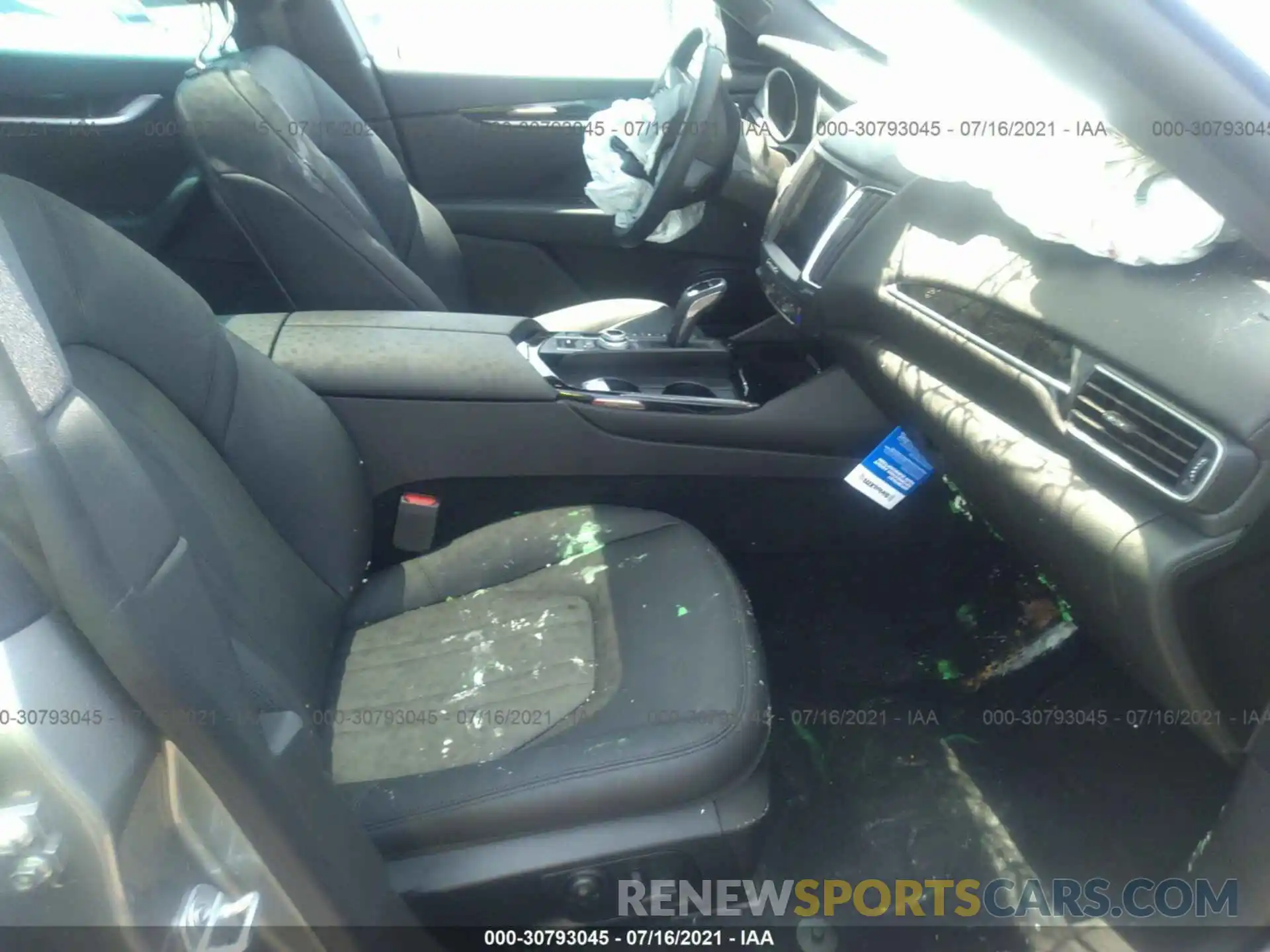 5 Photograph of a damaged car ZN661XUA3LX356732 MASERATI LEVANTE 2020