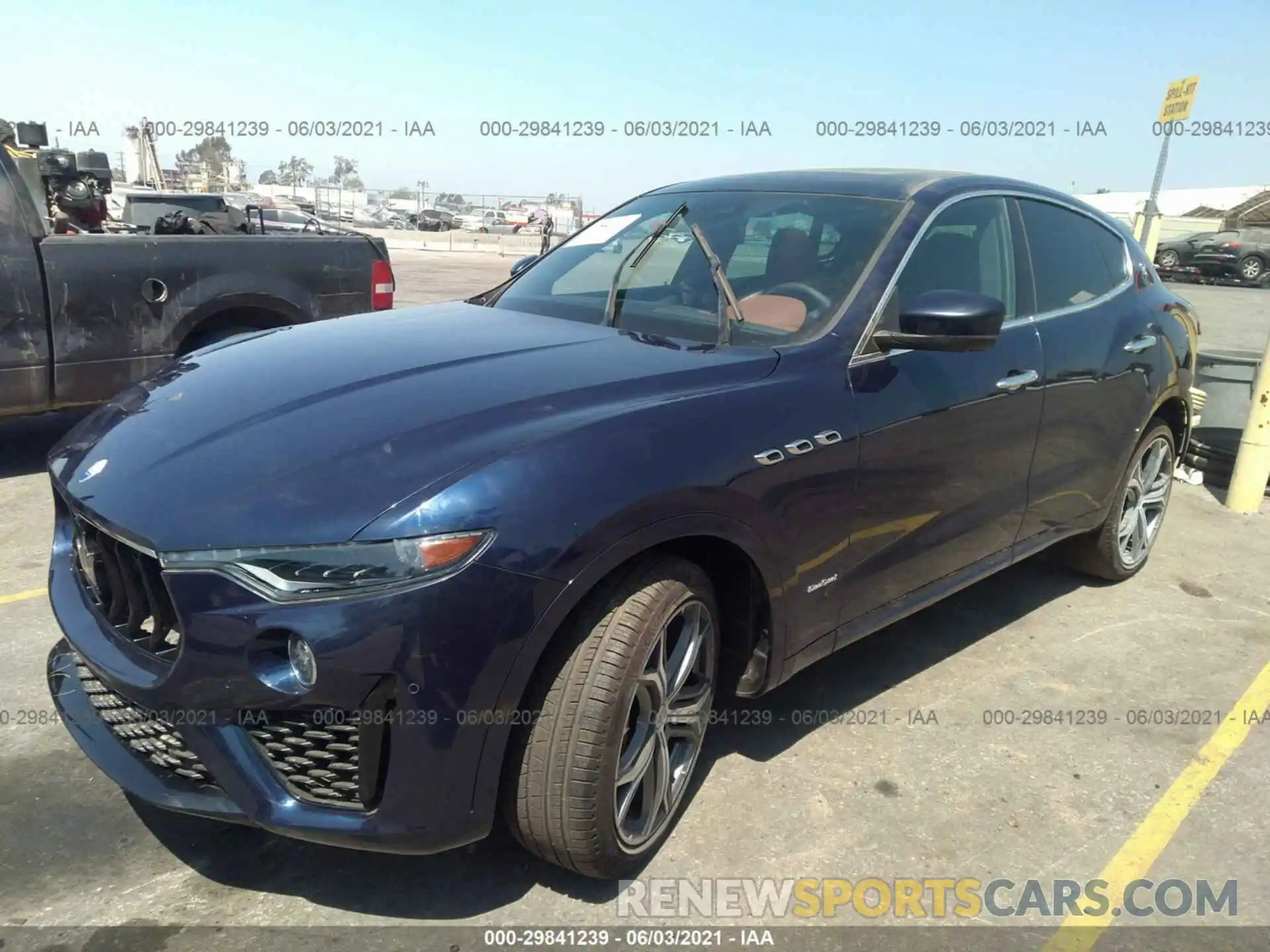 2 Photograph of a damaged car ZN661XUS3LX355525 MASERATI LEVANTE 2020