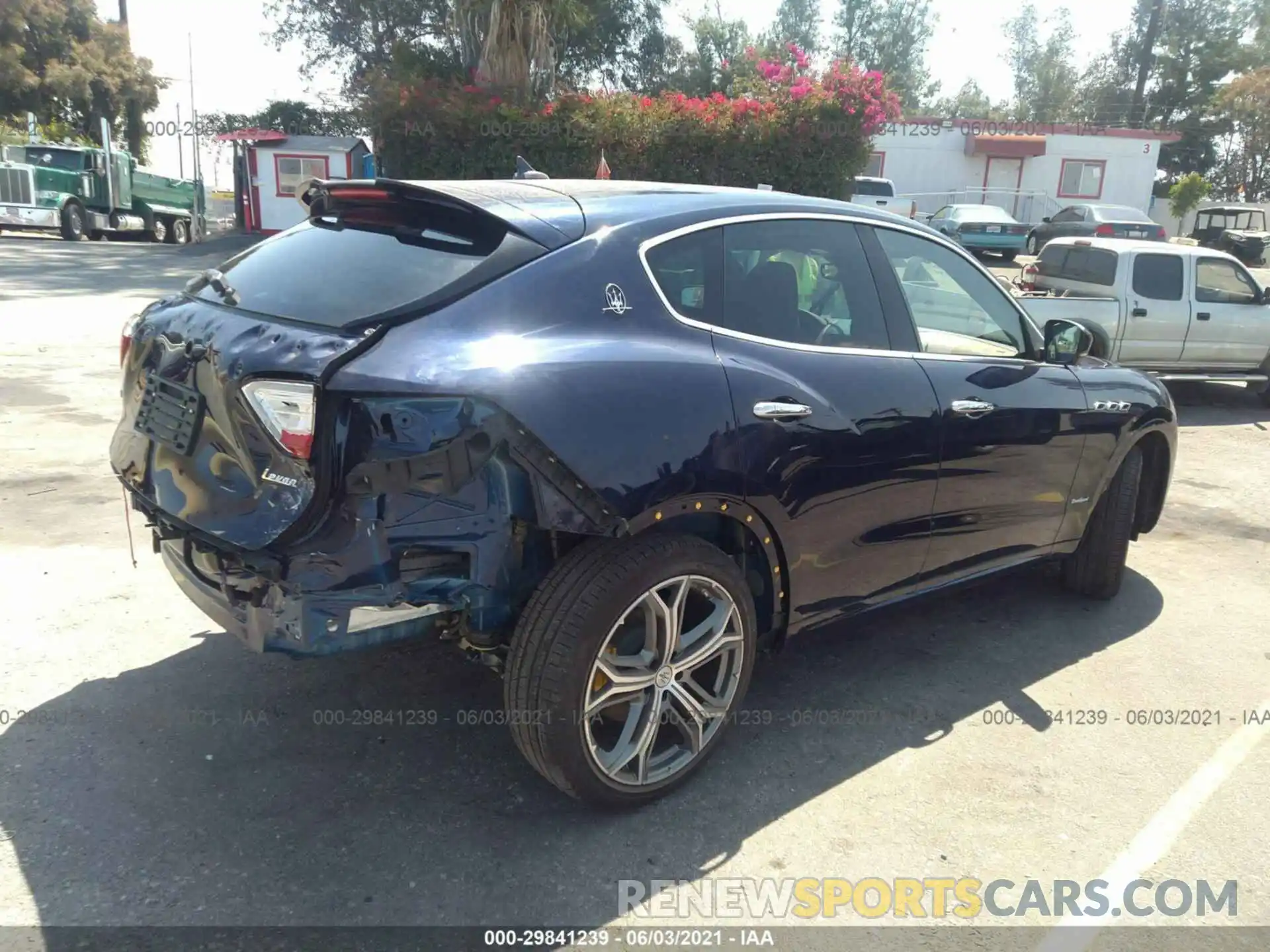 4 Photograph of a damaged car ZN661XUS3LX355525 MASERATI LEVANTE 2020