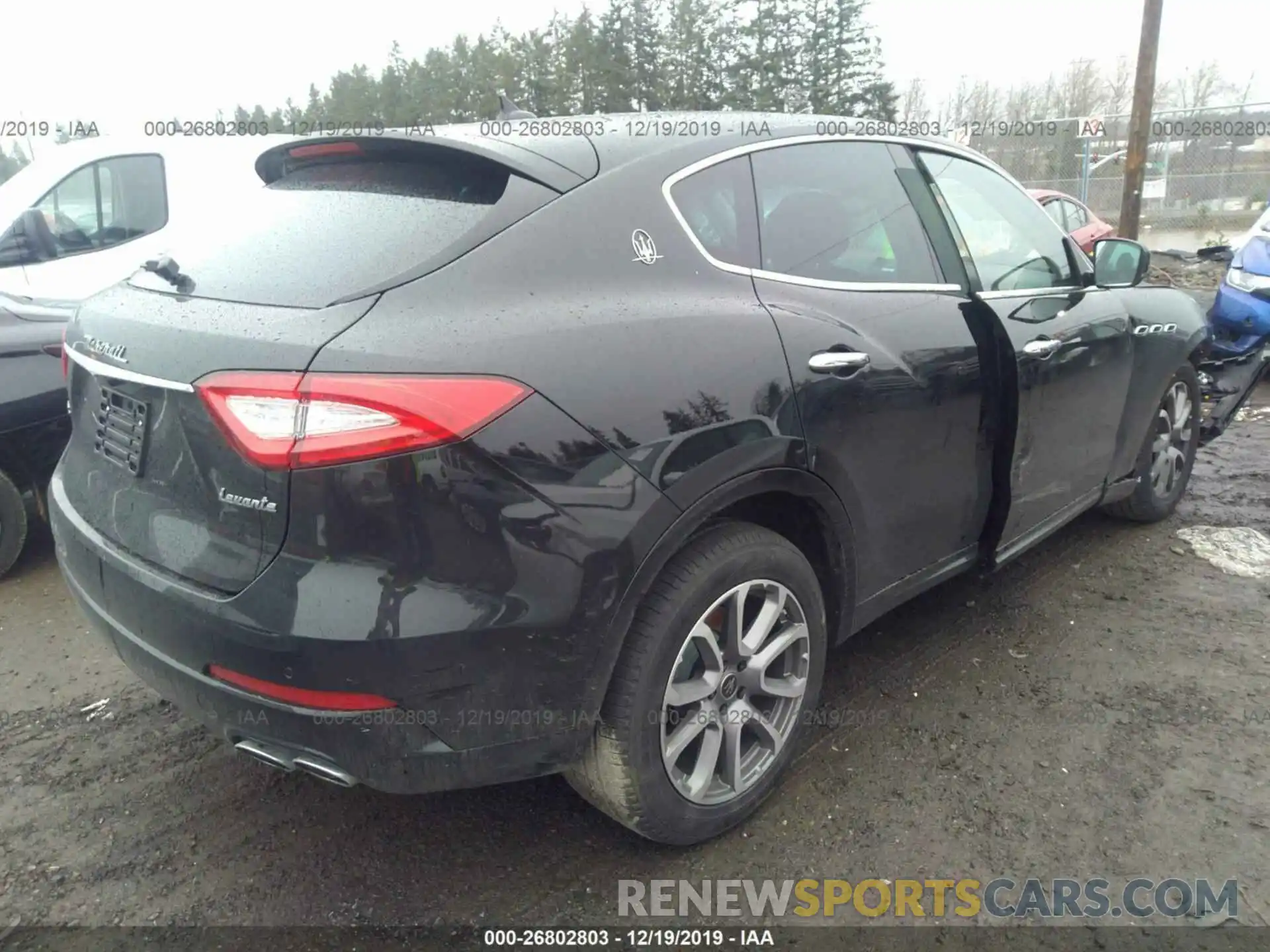 4 Photograph of a damaged car ZN661YUA0LX345130 MASERATI LEVANTE 2020