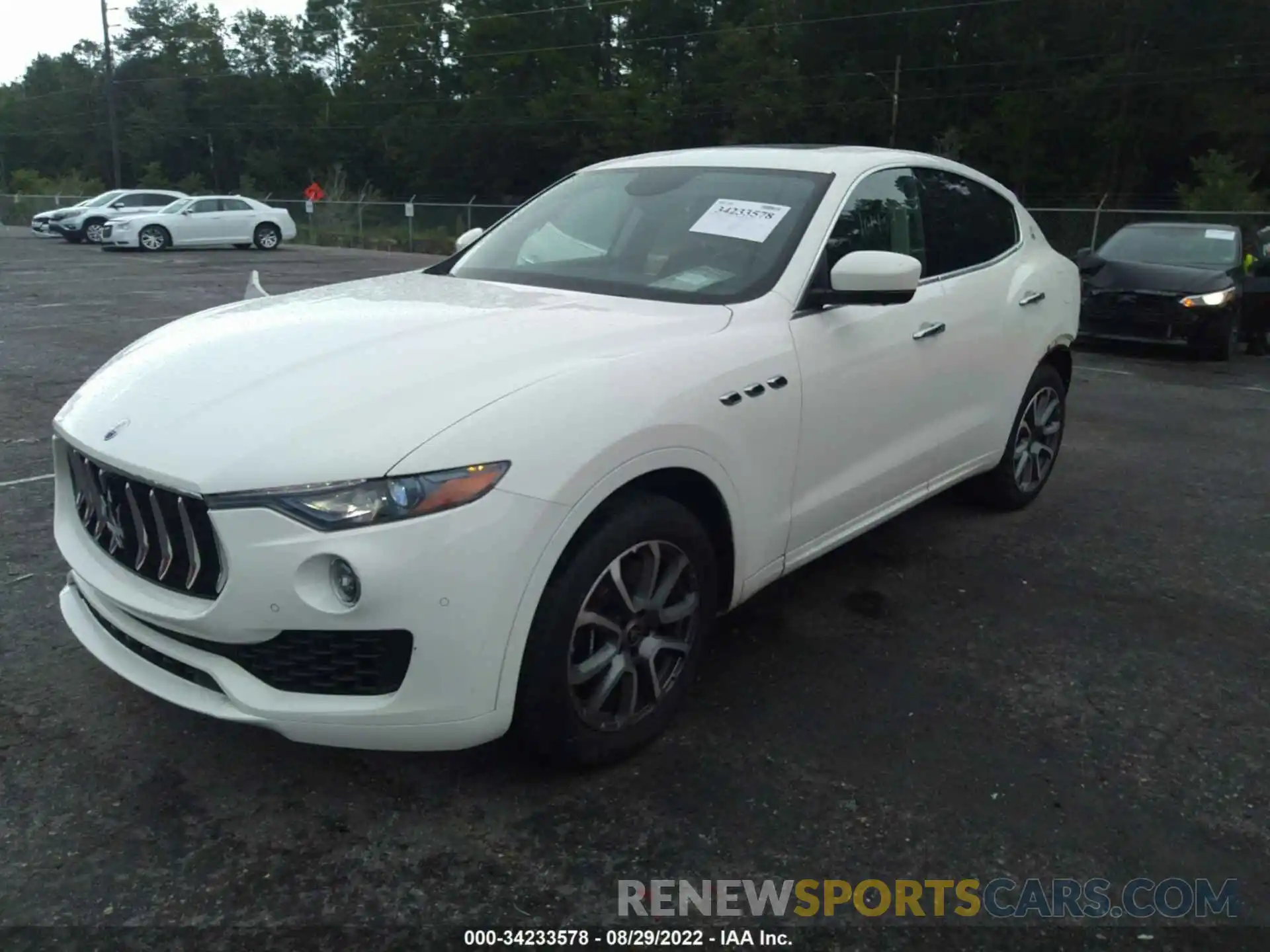 2 Photograph of a damaged car ZN661YUA1LX345136 MASERATI LEVANTE 2020