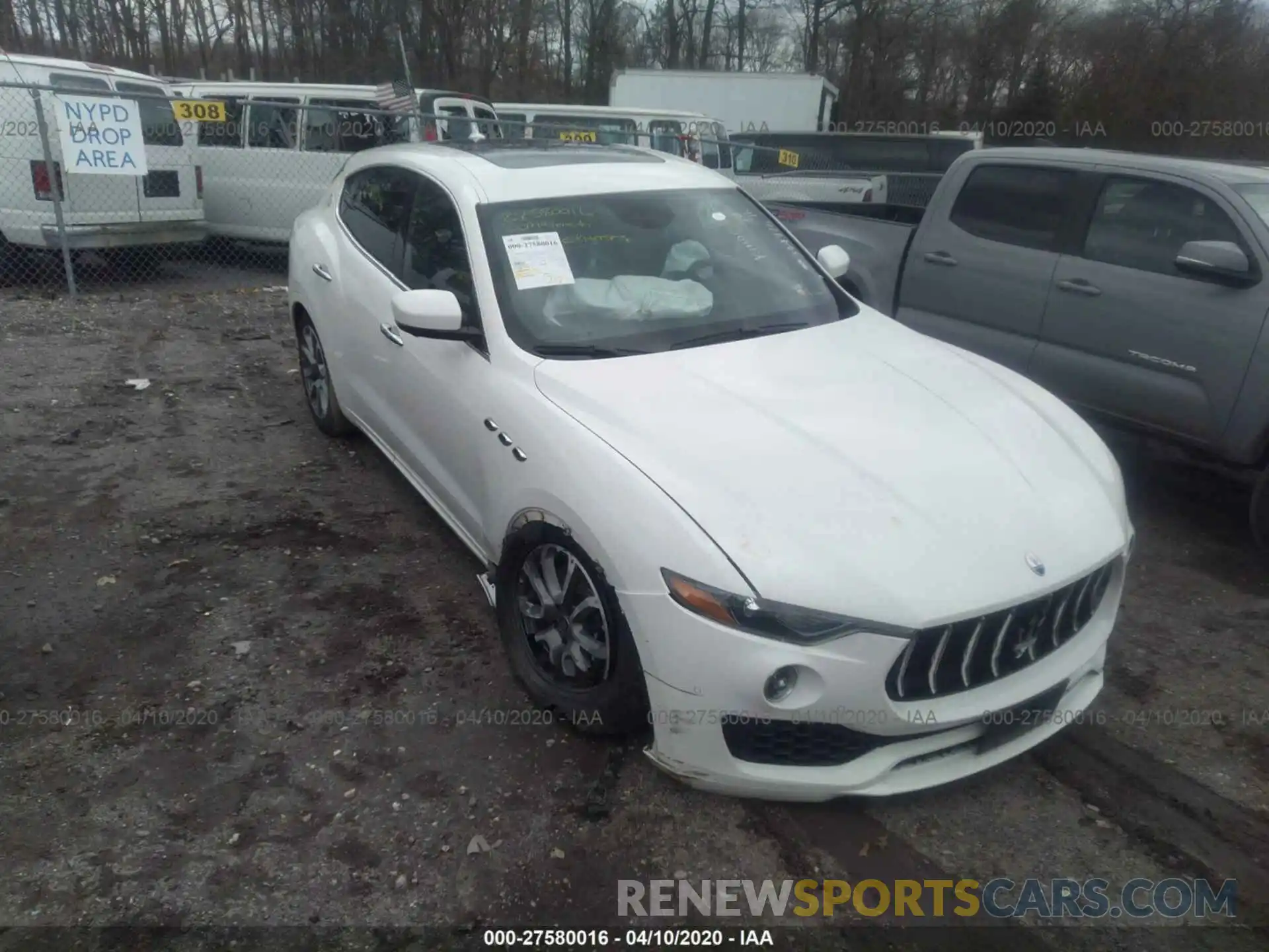 1 Photograph of a damaged car ZN661YUA3LX344716 MASERATI LEVANTE 2020