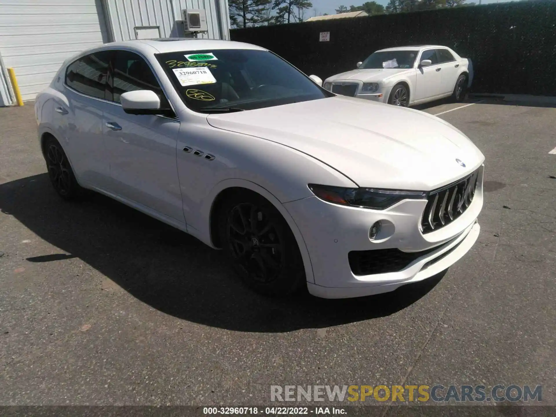 1 Photograph of a damaged car ZN661YUA3LX344733 MASERATI LEVANTE 2020