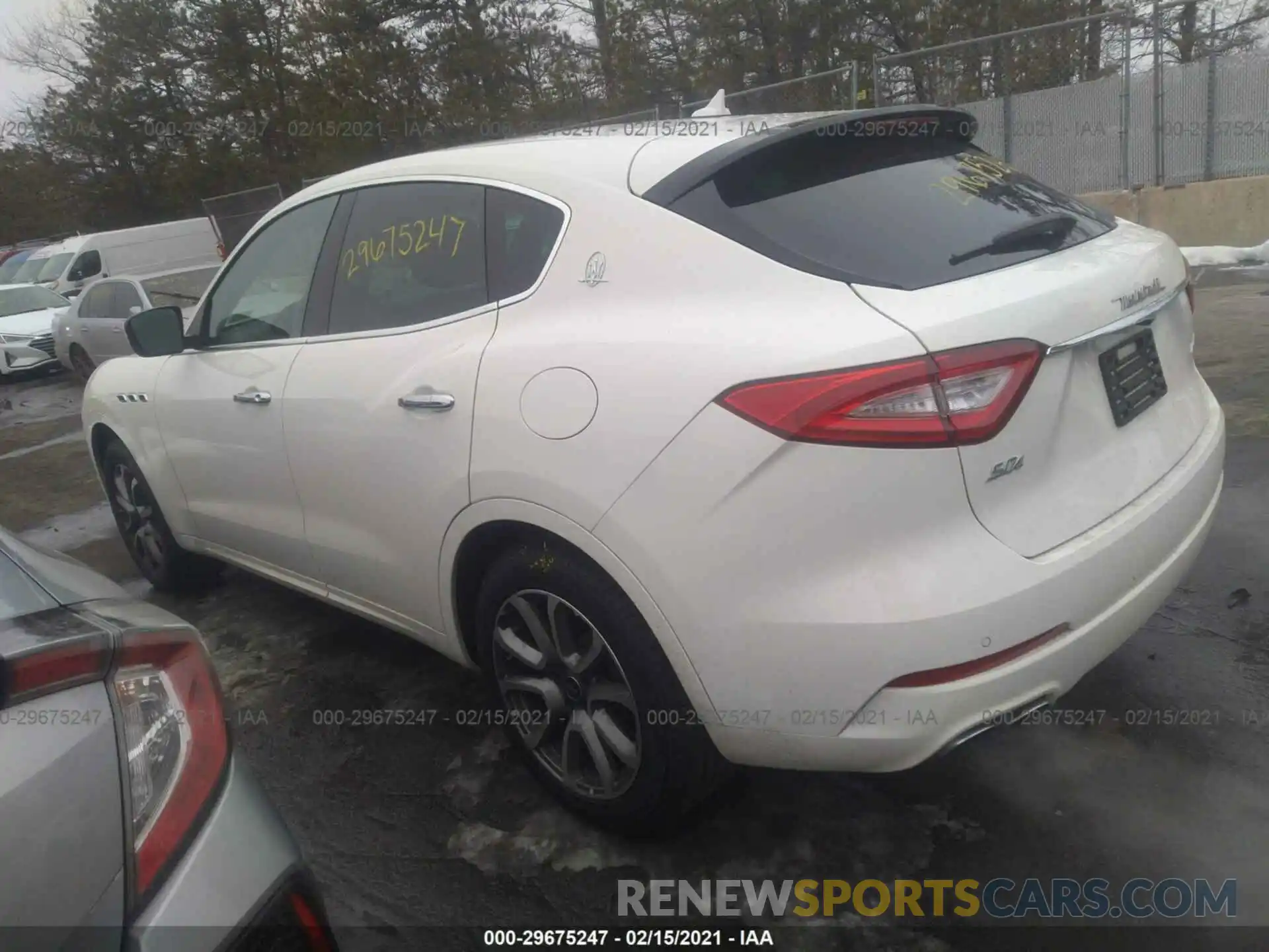 3 Photograph of a damaged car ZN661YUA5LX344717 MASERATI LEVANTE 2020